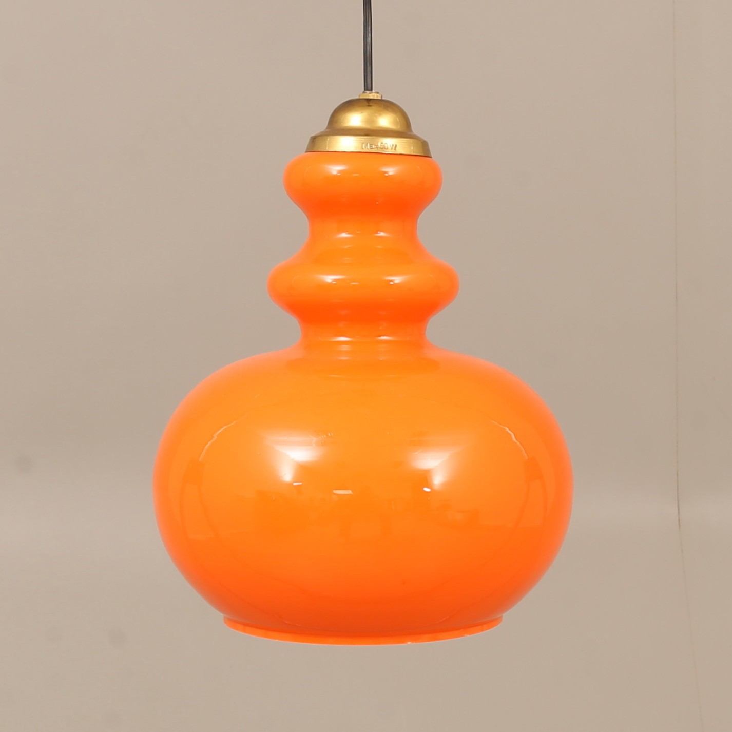 TAKLAMPA, glas, 1900-talets andra hälft.