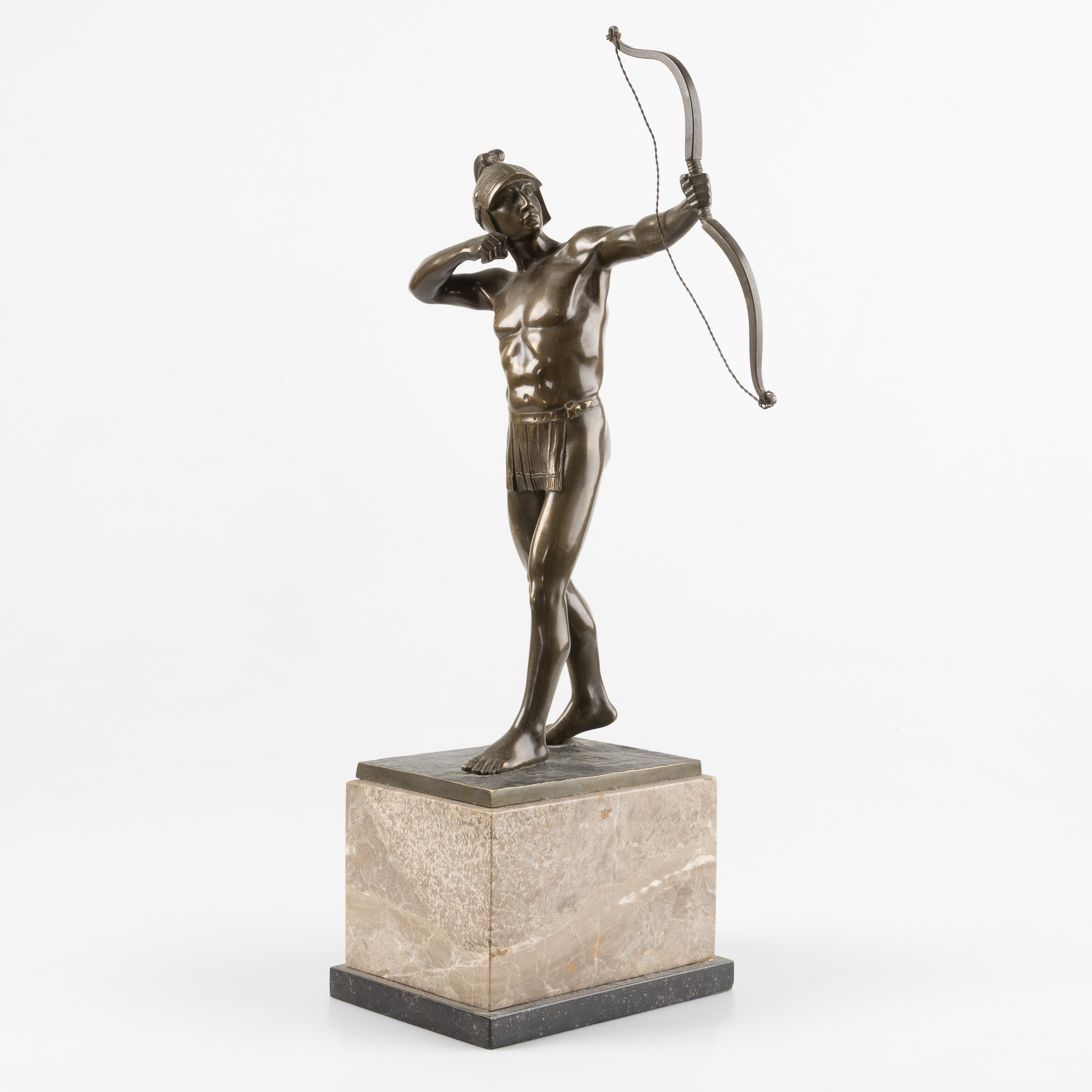 F. THIERMANN. Skulptur, romersk bågskytt, brons på stensockel, signerad och daterad 1920.