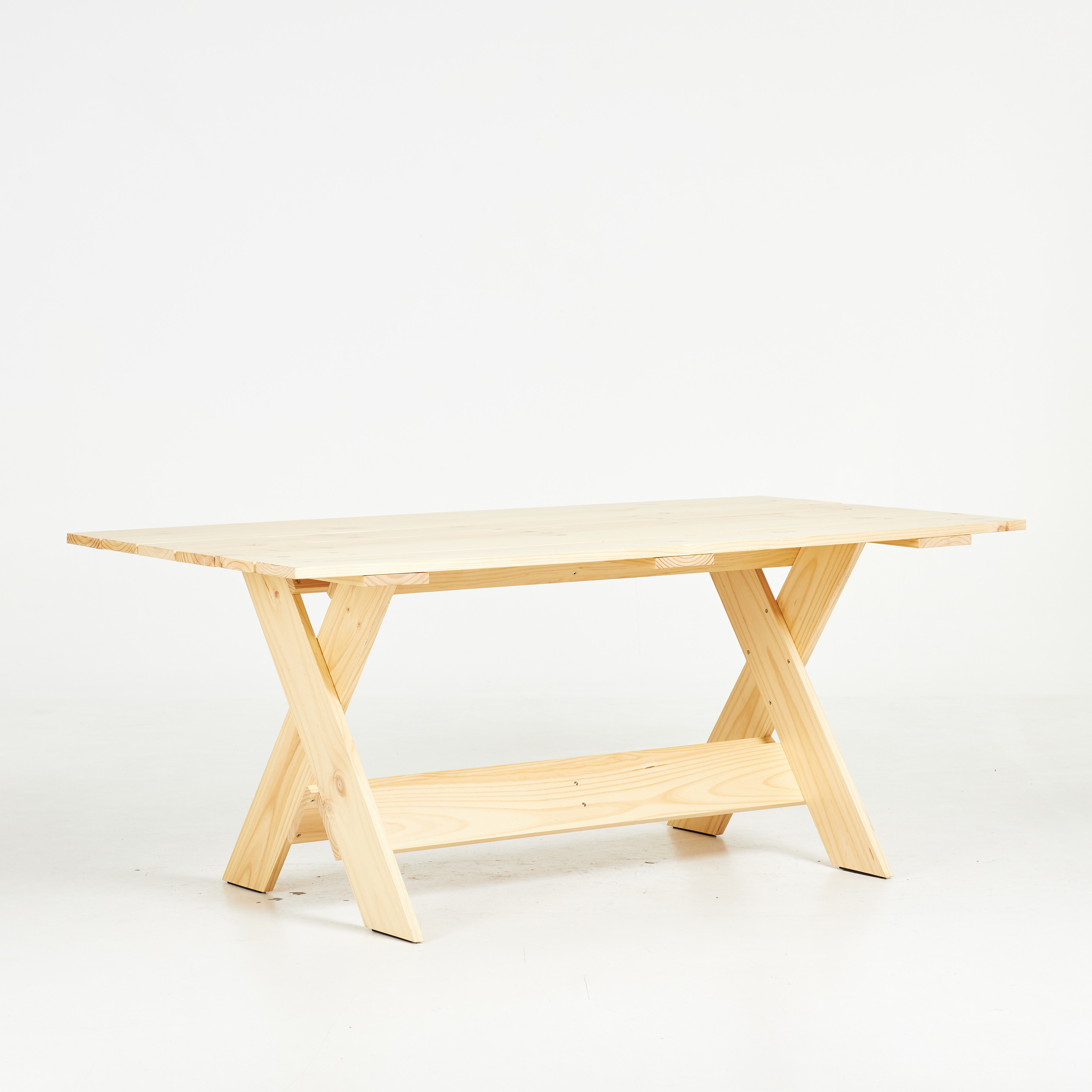 GERRIT RIETVELD. "Crate Dining Table", matbord, för Hay, samtida produktion, massiv furu.