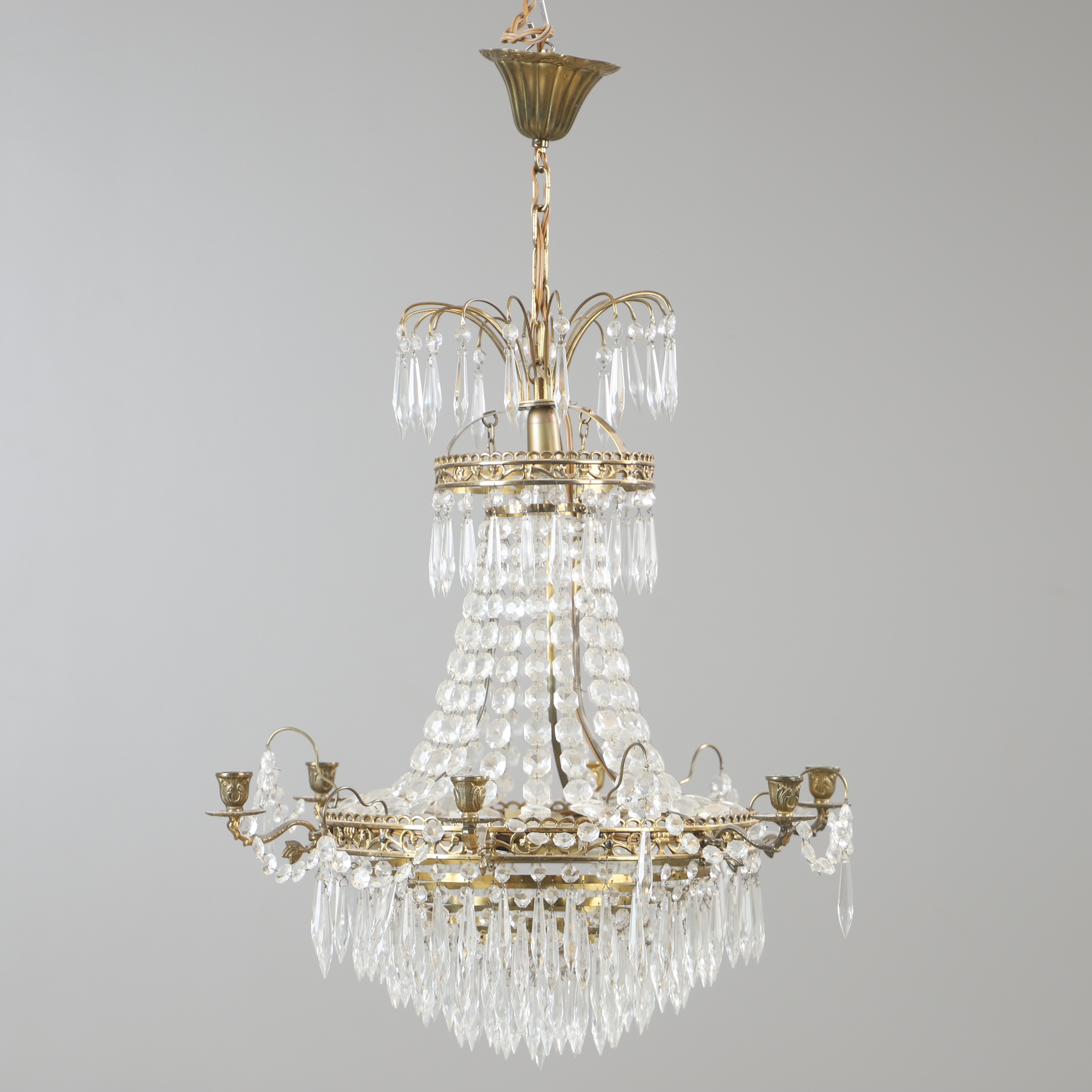 LJUSKRONA, 6-armad, mässing med prismor, gustaviansk stil.