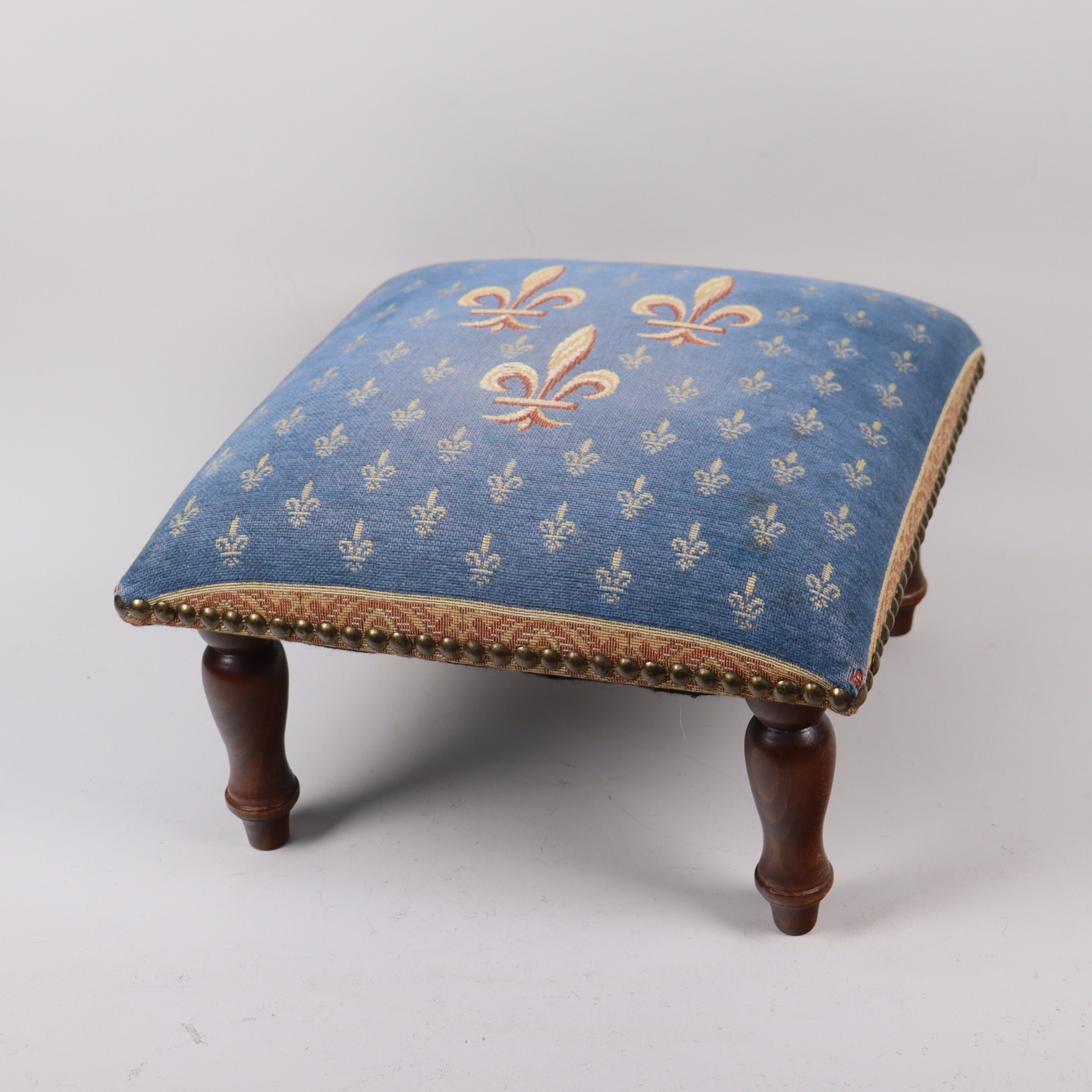 FOTPALL, textildekor med franska liljor, 1900-tal.