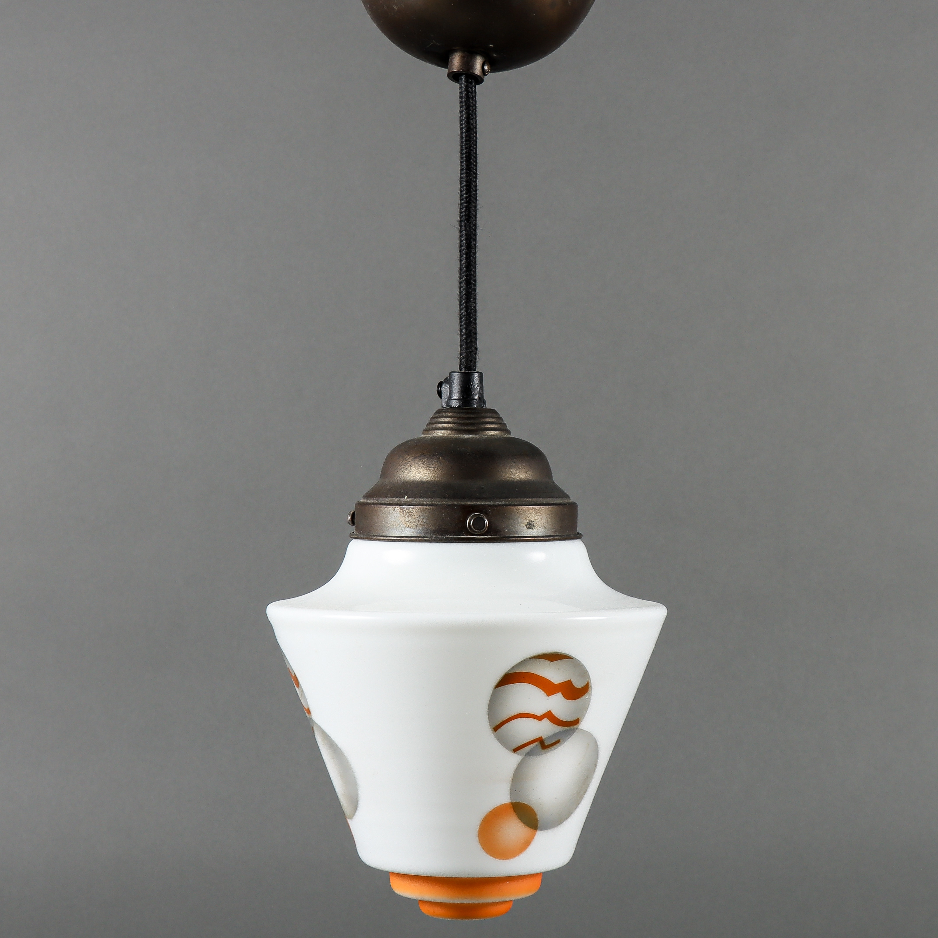 TAKLAMPA glaskupa, 1900-talets första hälft.