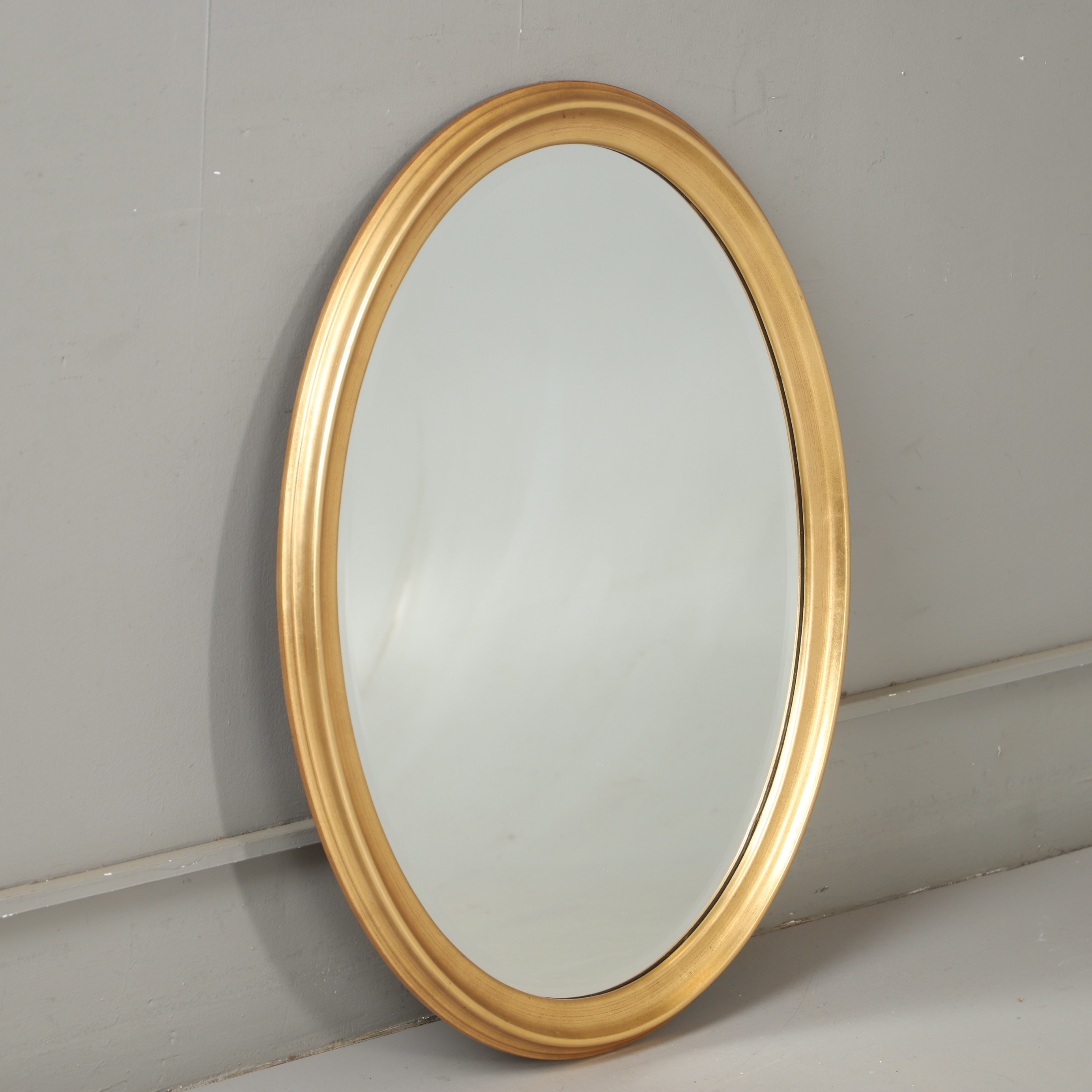 SPEGEL, förgylld ram, 1900-talets andra hälft.