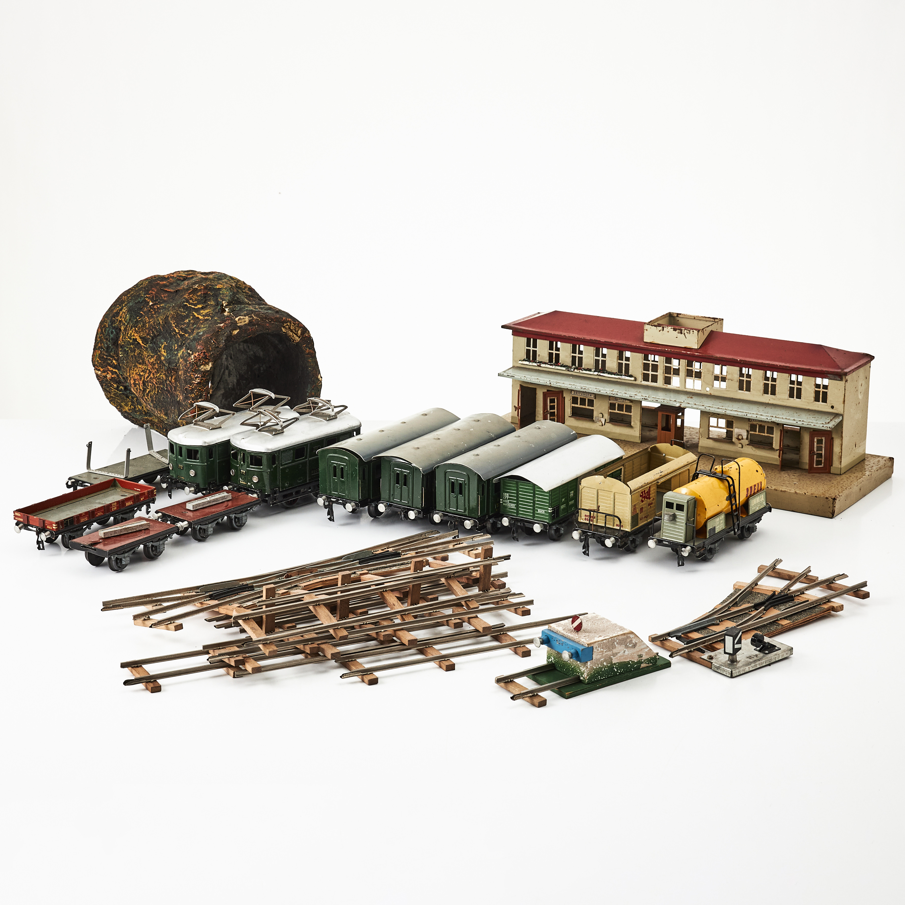 BUCO. Lok, vagnar, räls, m.m., Schweiz, 1900-talets mitt.