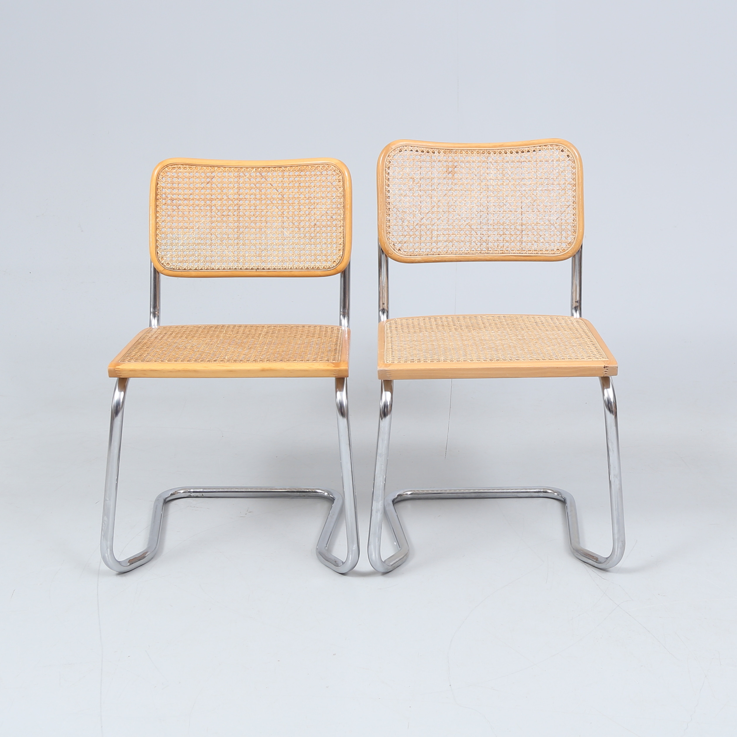 STOLAR, ett par, Bauhaus-stil, sannolikt Italien, 1900-talets andra hälft.