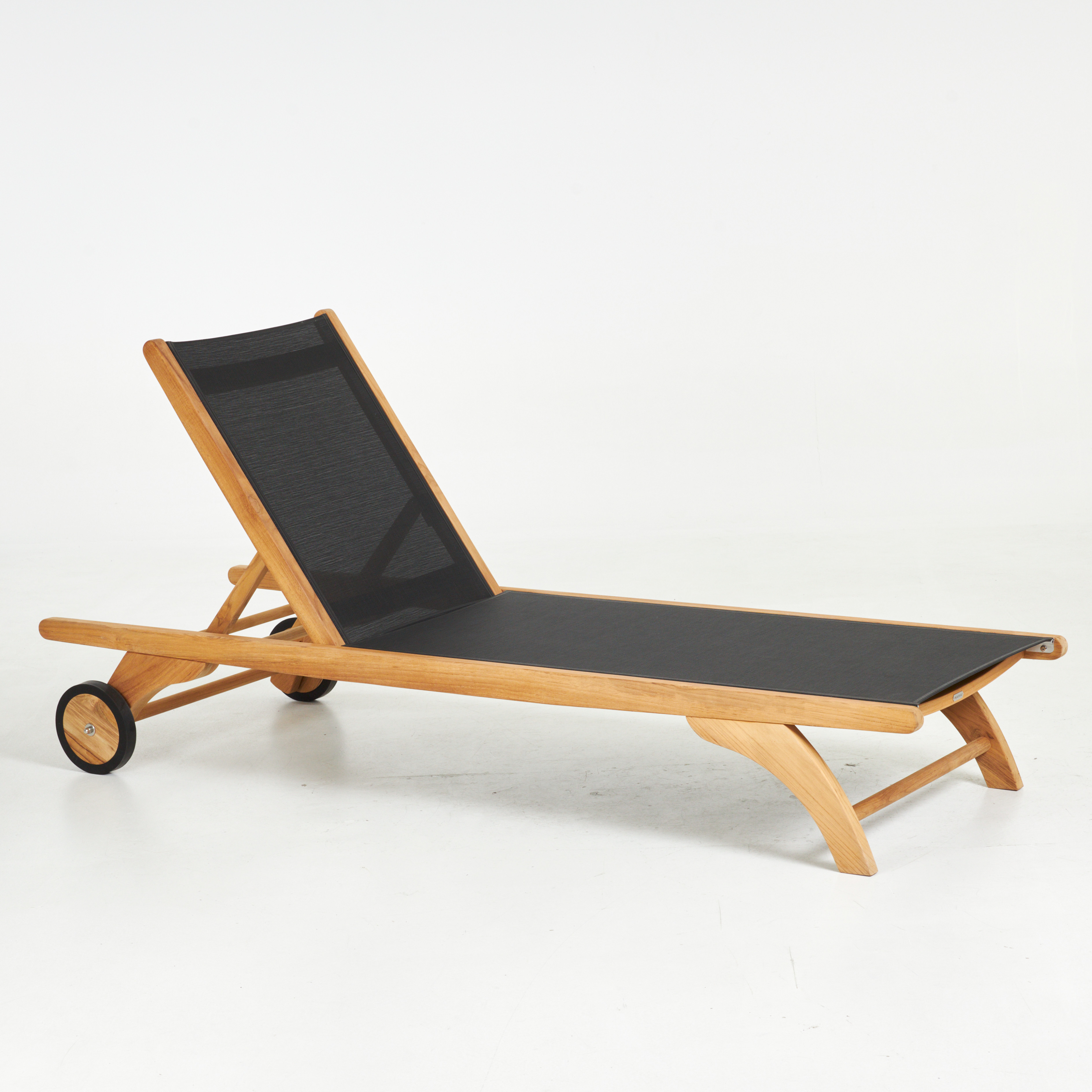 SOLSÄNG, "Columbus Sunbed", Skagerak Design Team, för Fritz Hansen, samtida, stomme i teak.