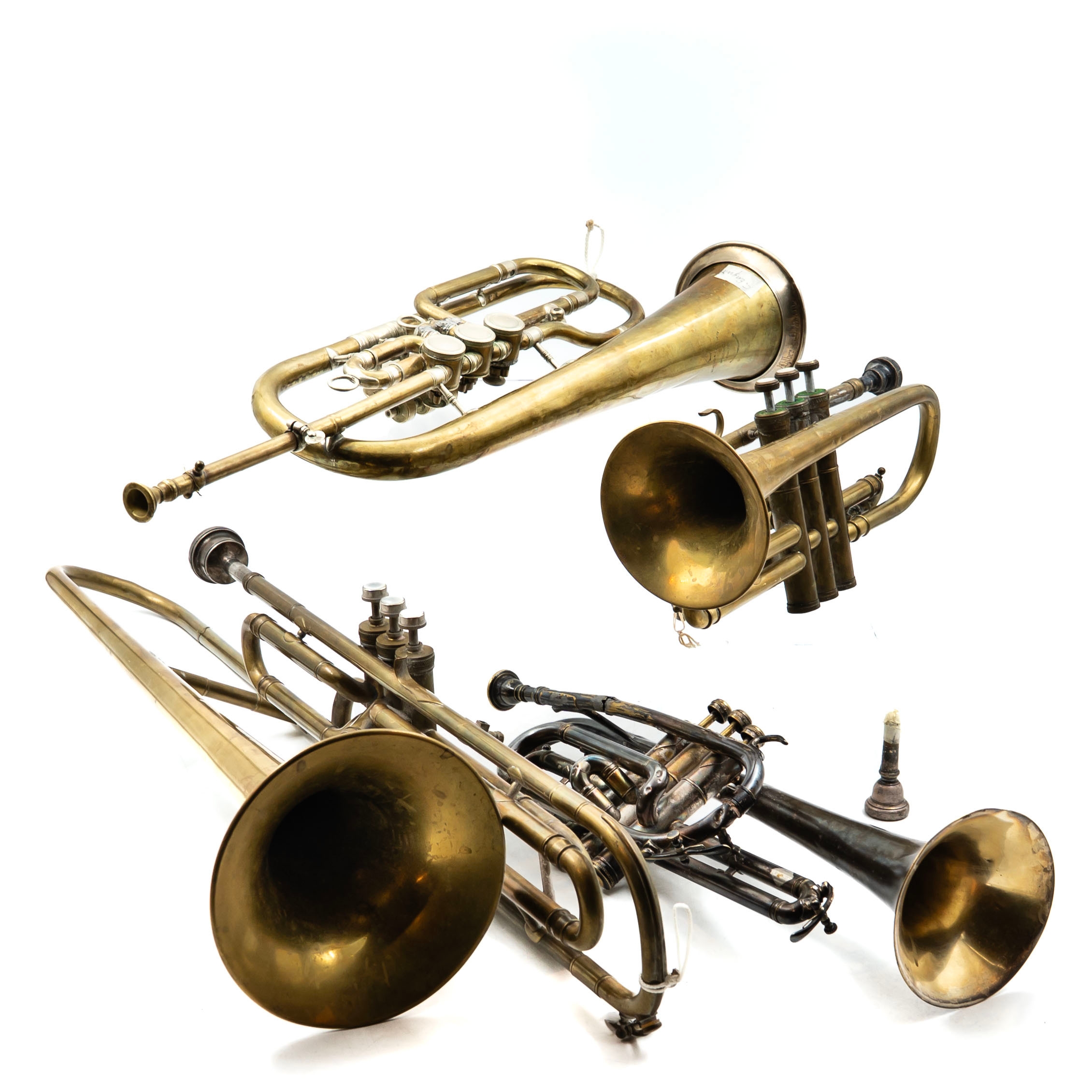 PARTI BLECKBLÅSINSTRUMENT, troligen flygelhorn, trombon, kornett (Zenith) och trumpet.