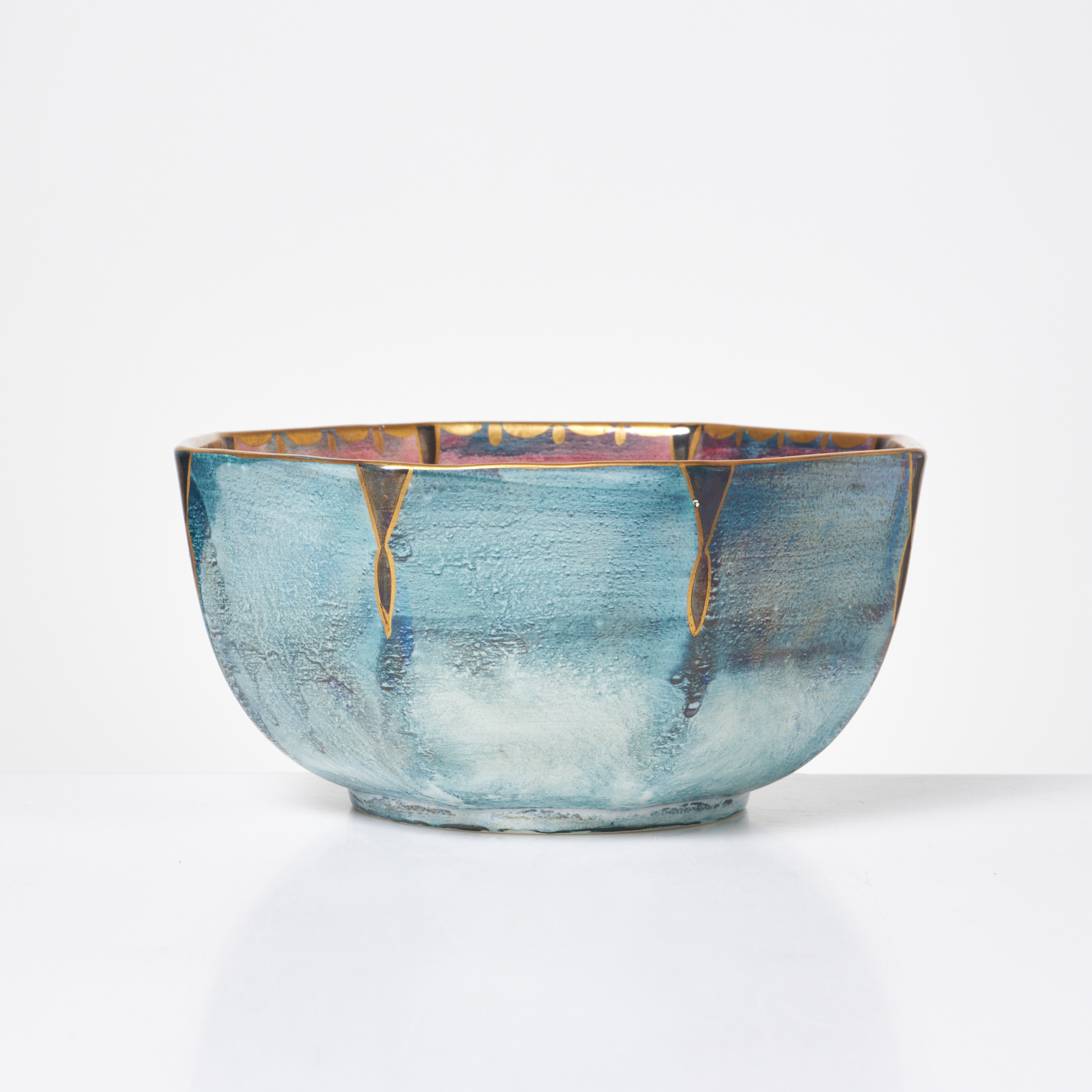 JOSEF EKBERG. Skål, glaserat flintgods, handmålad dekor, monogramsignerad, Gustavsberg.