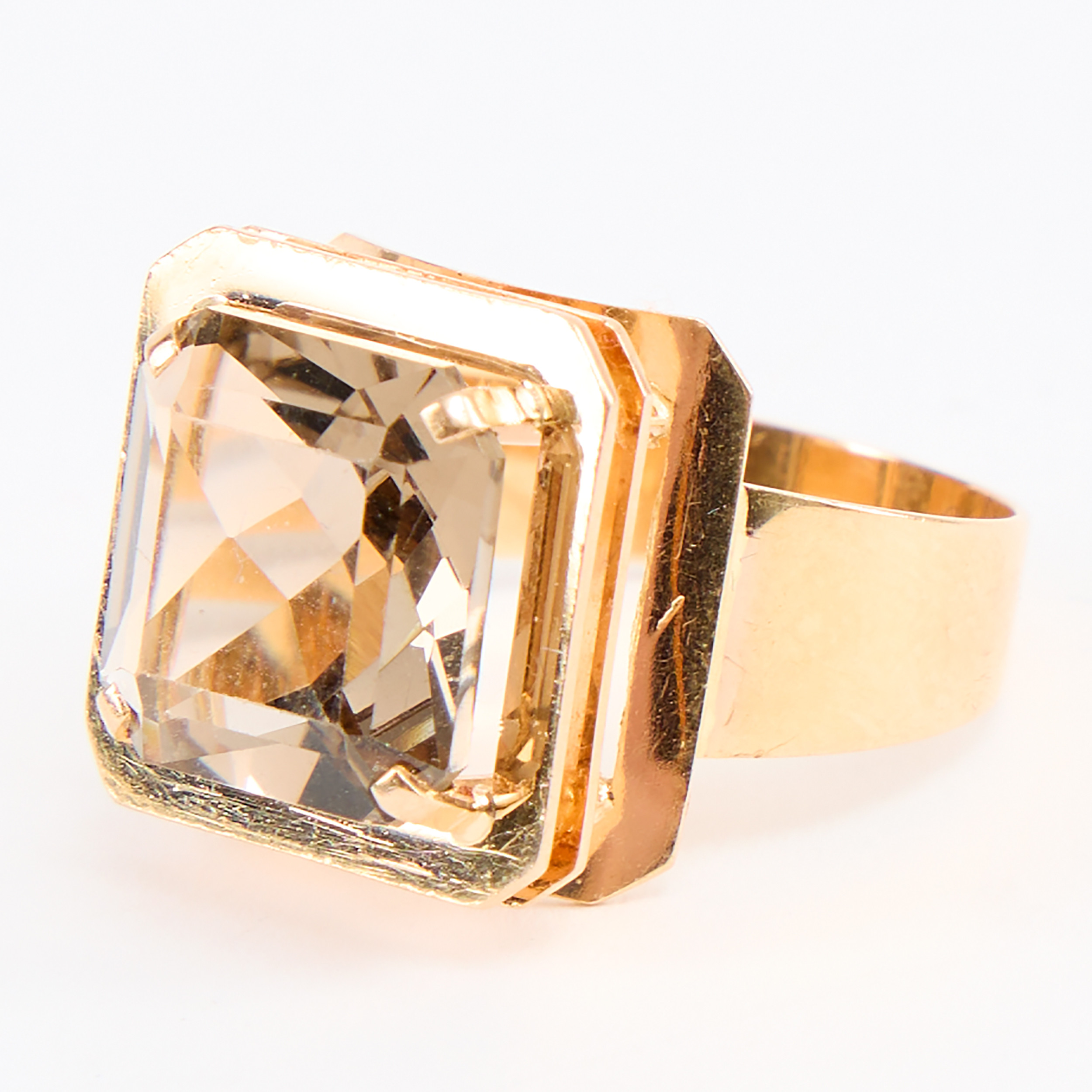 RING, guld 18K med rökkvarts.