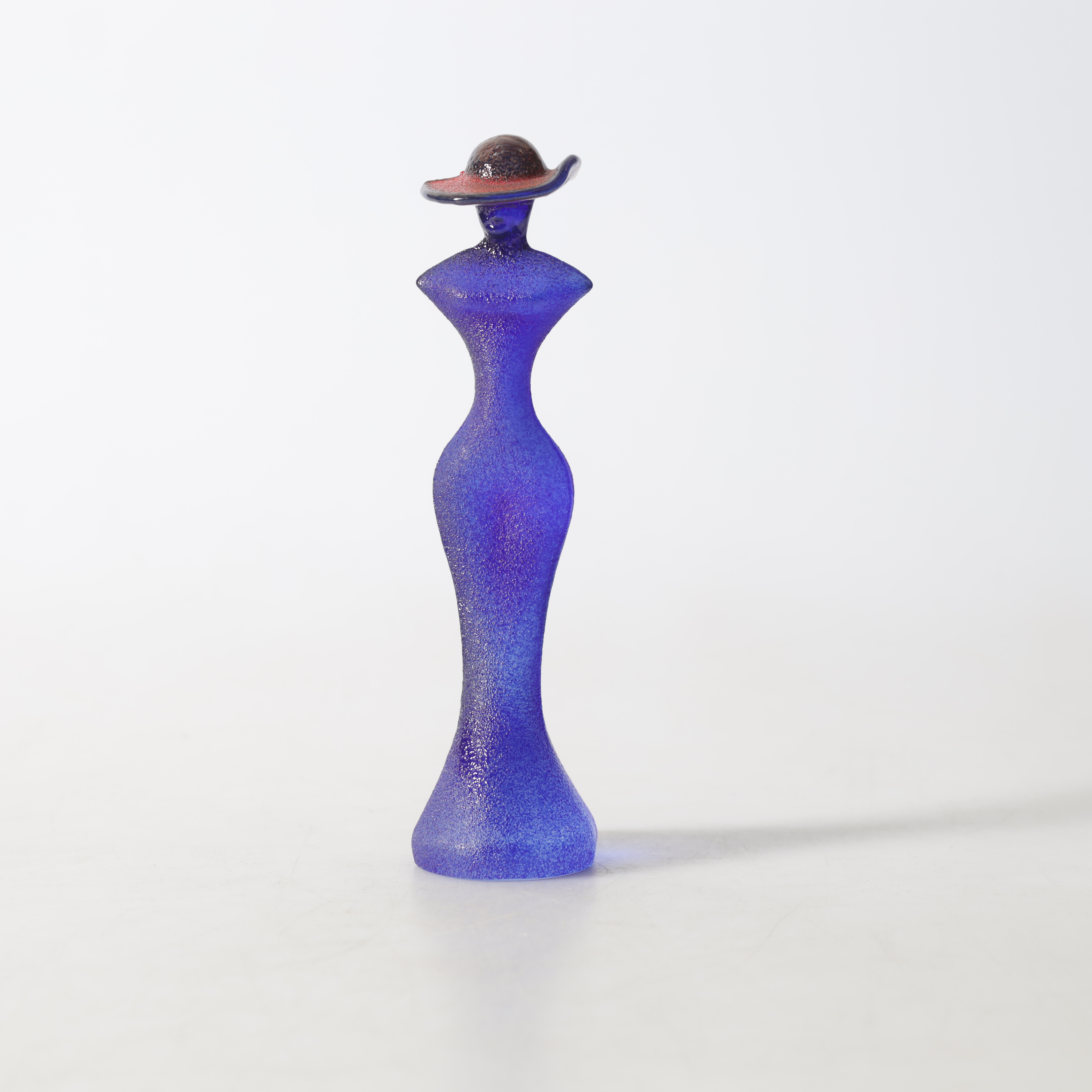 KJELL ENGMAN. Skulptur, glas, "Catwalk", signerad, Kosta Boda, signerad.