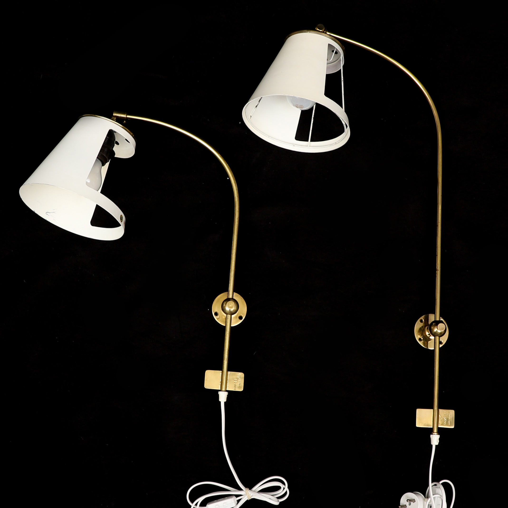 JOSEF FRANK. Vägglampor, 2 st, "Typ G 2600", Firma Svenskt Tenn.