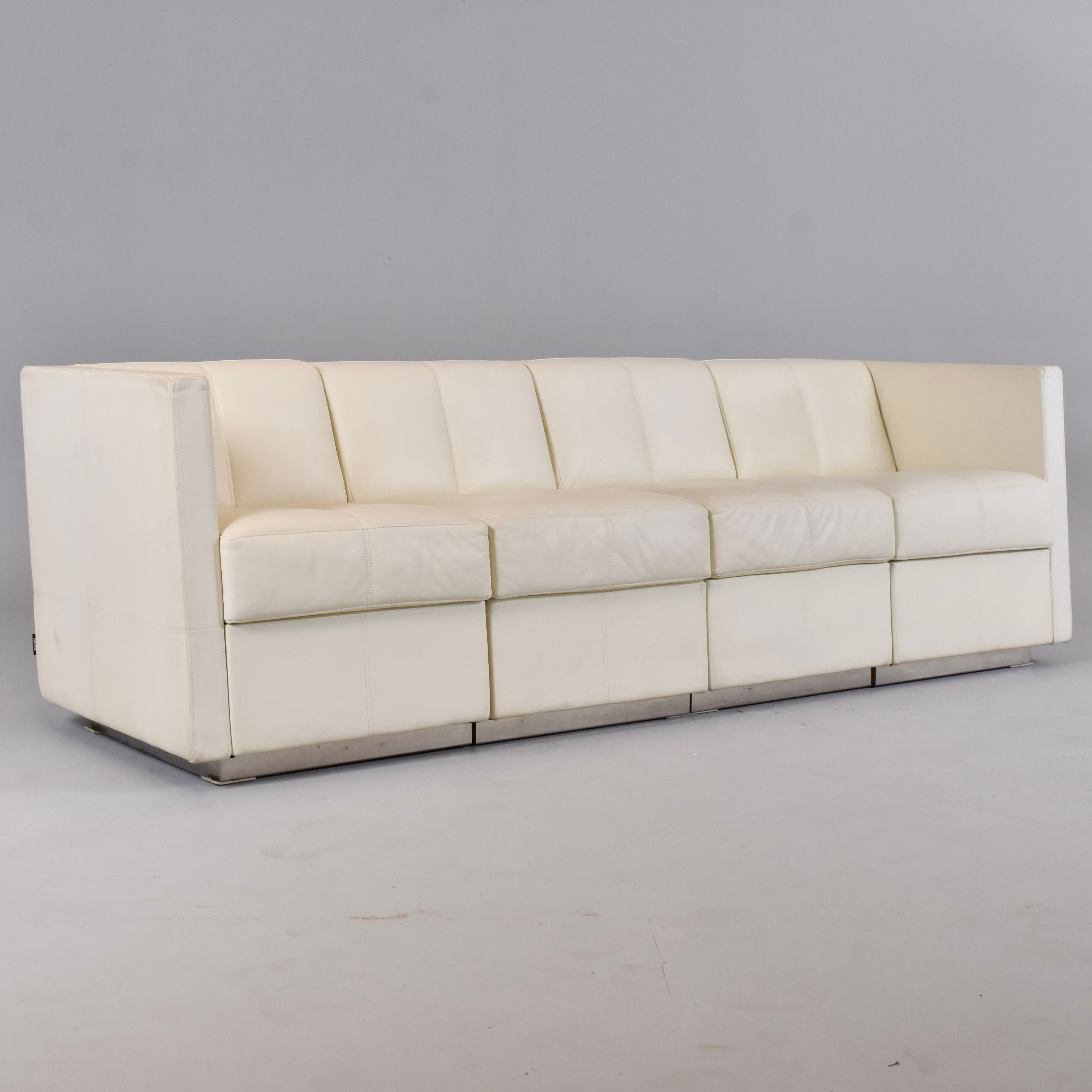 LISA HILLAND. modulsoffa i fyra delar, skinn, Swedese,. 2000-tal.