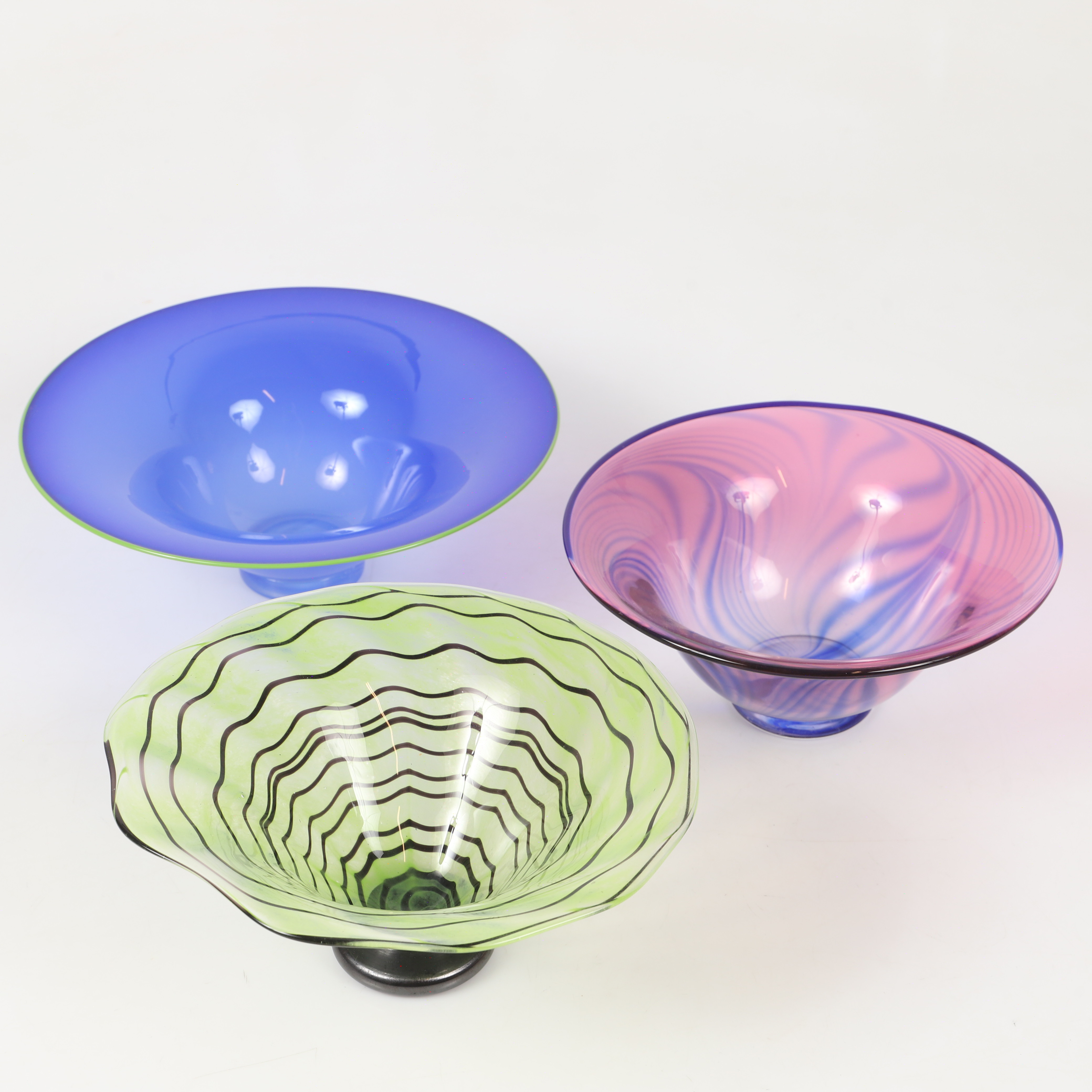 SKÅLAR, 3 stycken, konstglas, bl a Jens Eltorp.