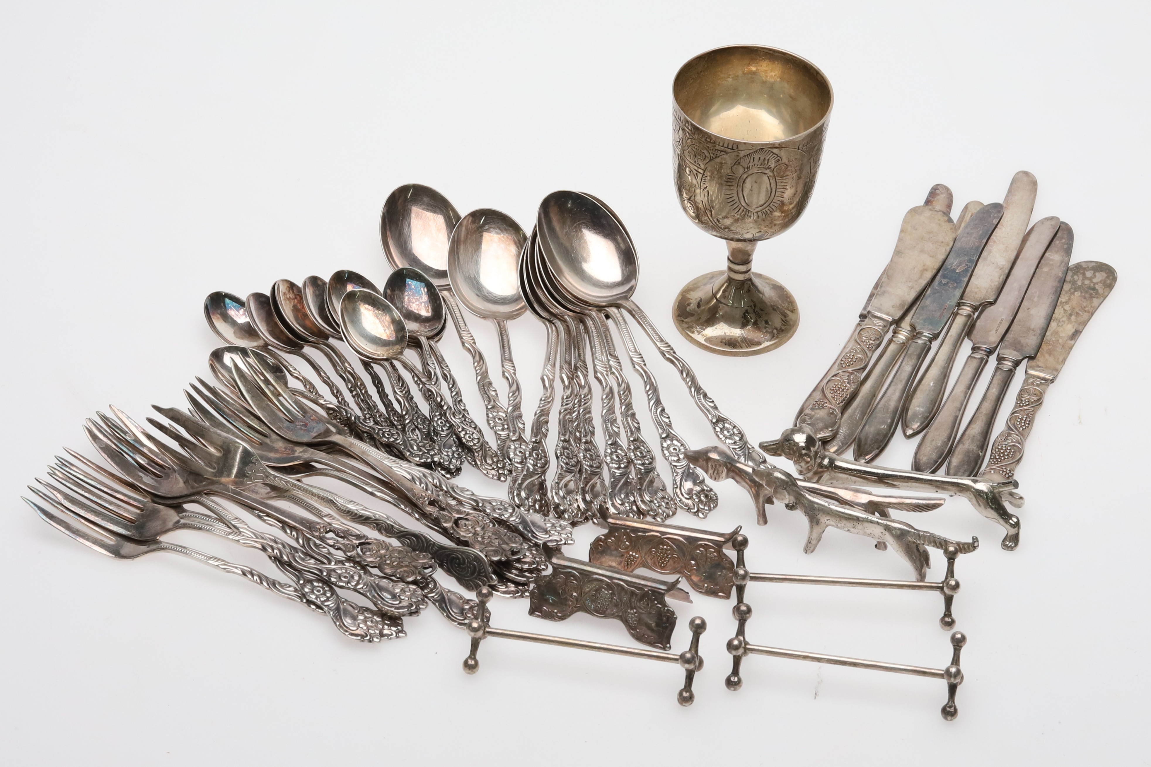 PARTI BESTICK, 68 st, mestadels nysilver samt och rostfritt stål. Samt en silversked på 11 g.