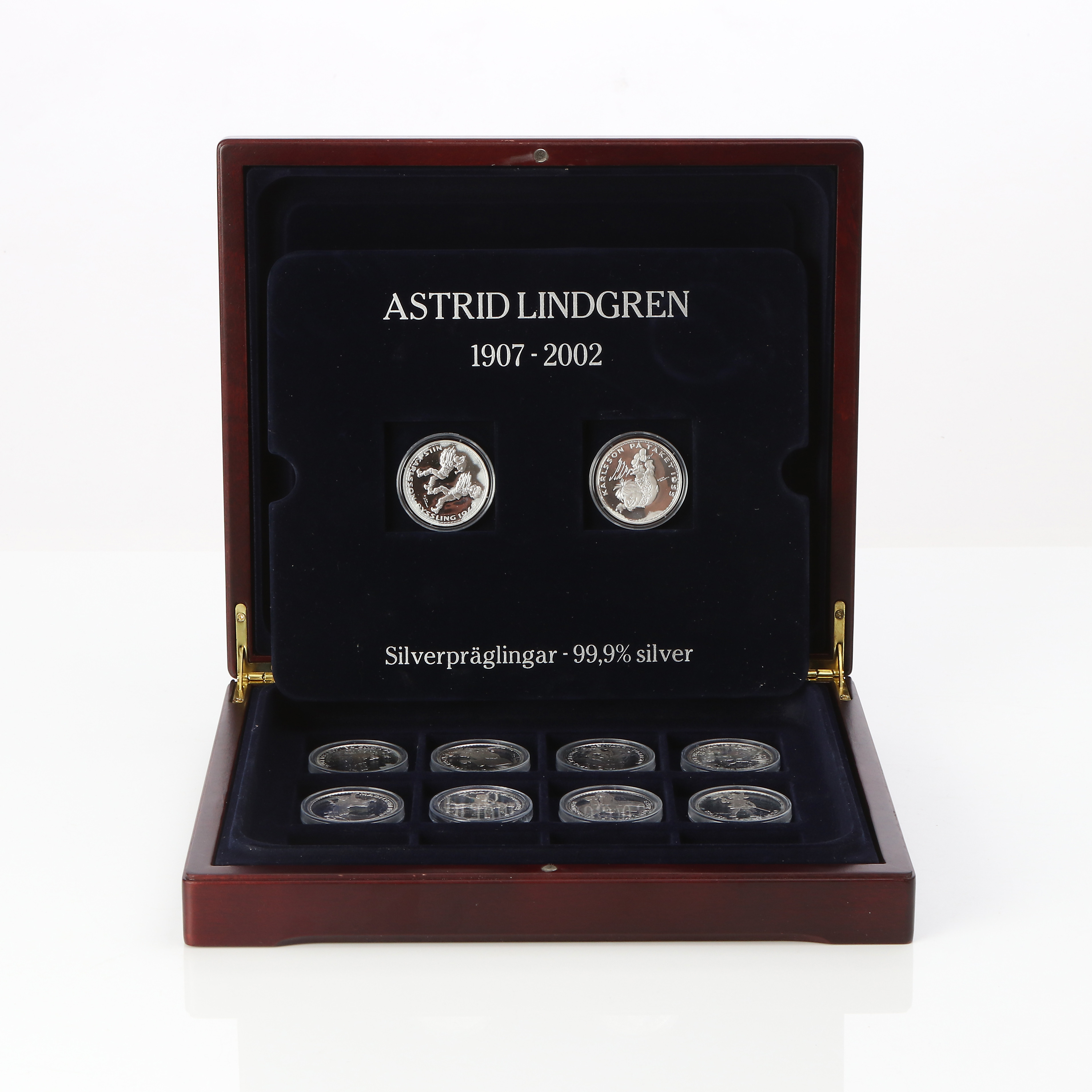 ASTRID LINDGREN, MINNESMEDALJER, 10 ST. Silver. I etui. Medaljernas vikt ca 270 gram.