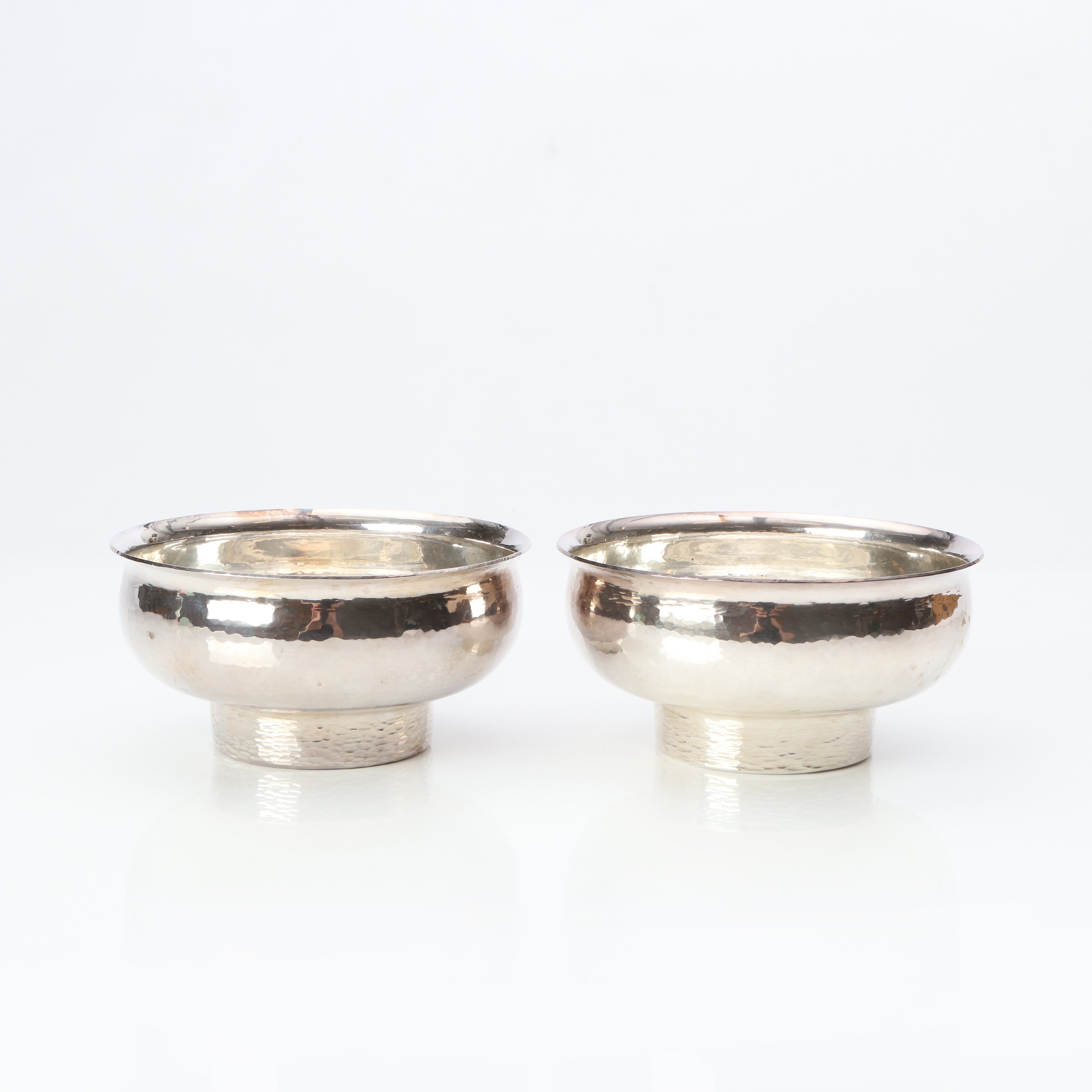 BORGILA, SKÅLAR, ETT PAR. Sterlingsilver. Vikt ca 1145 gram. Stockholm, 1972 och 1977.