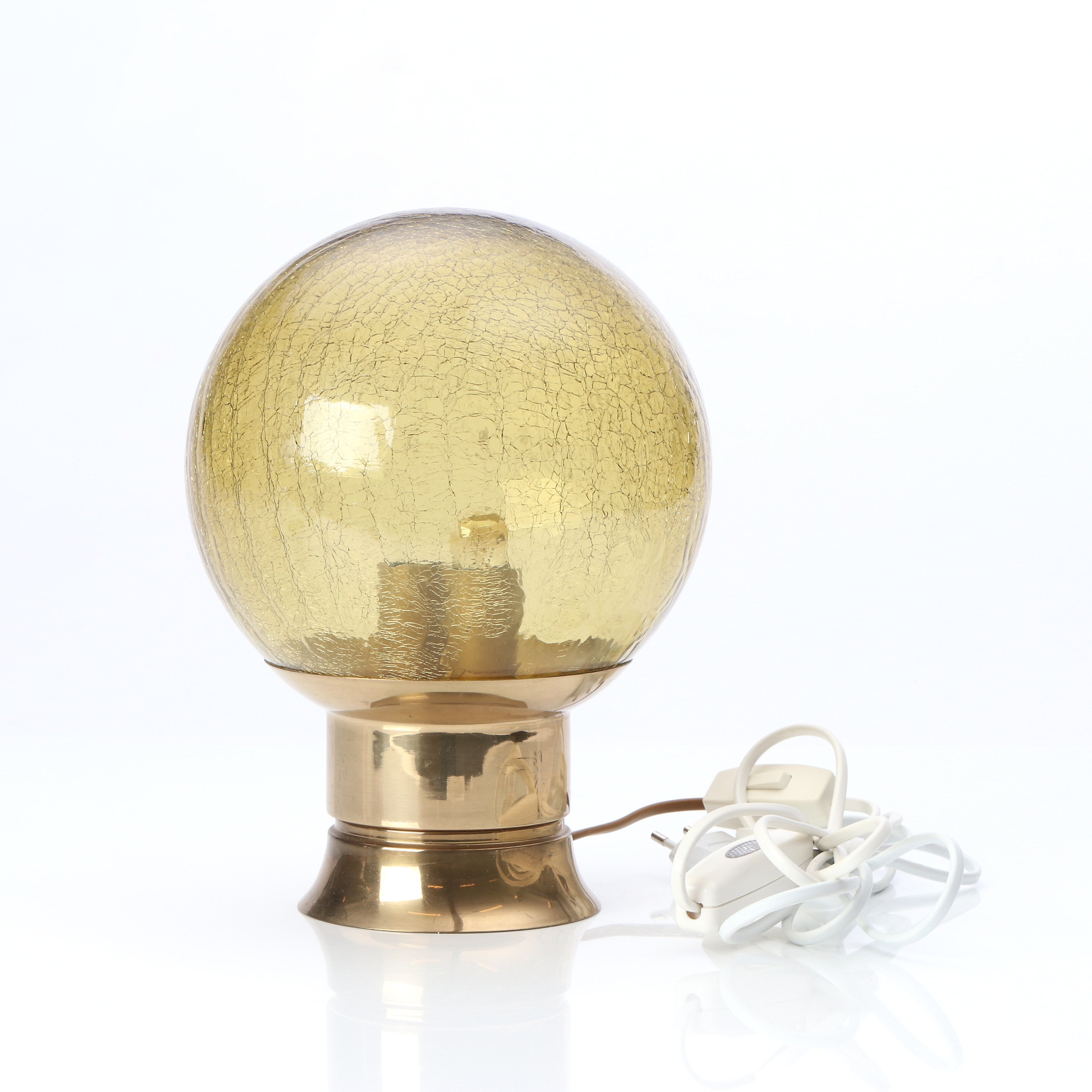 BERGBOMS, BORDSLAMPA. Mässing och glas. B-119. 1900-talets andra hälft.