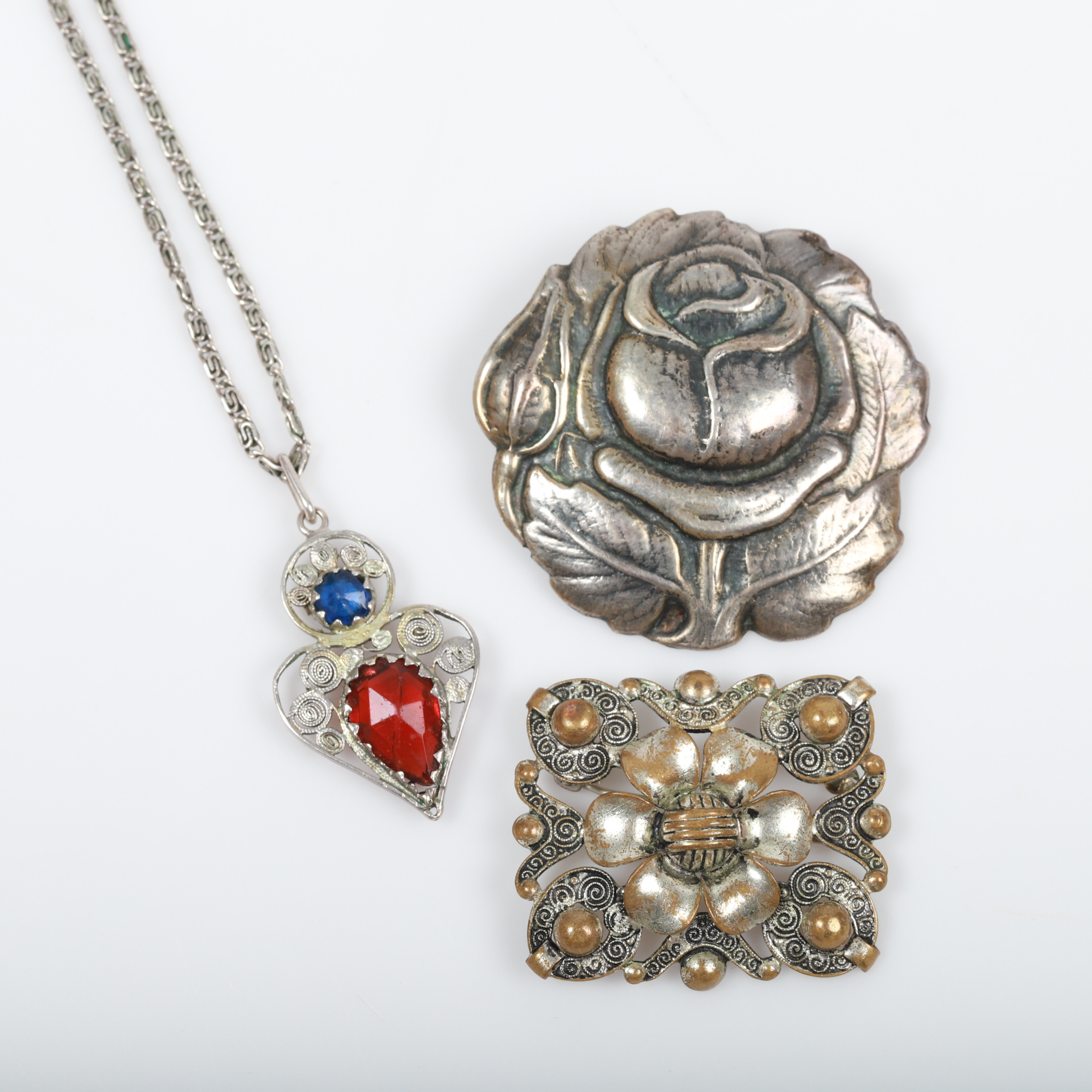 SMYCKEN, 3 delar, silver m. m., tidigt 1900-tal.