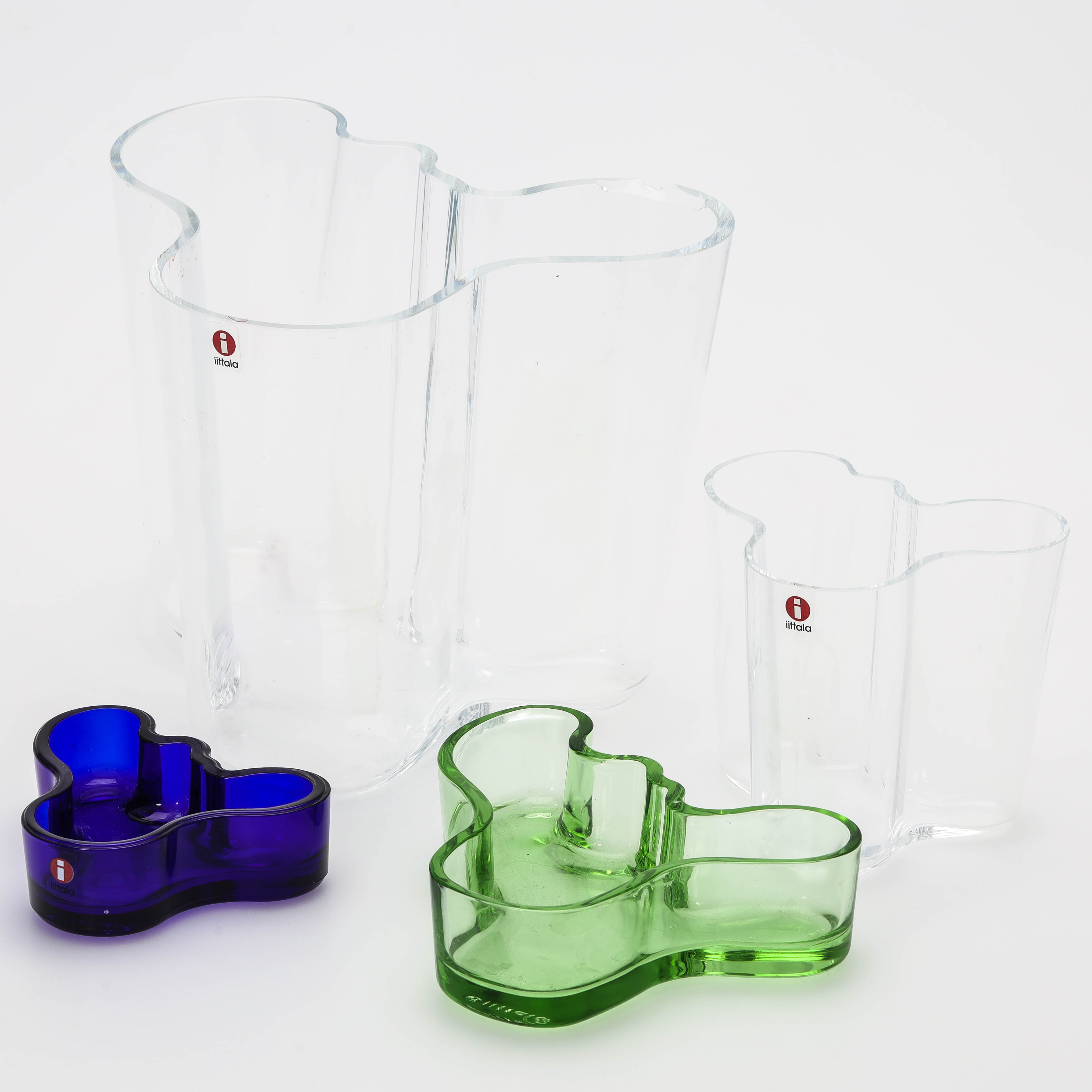 VASER samt SKÅLAR, 4 delar, glas, "Savoy", Iittala, Finland.