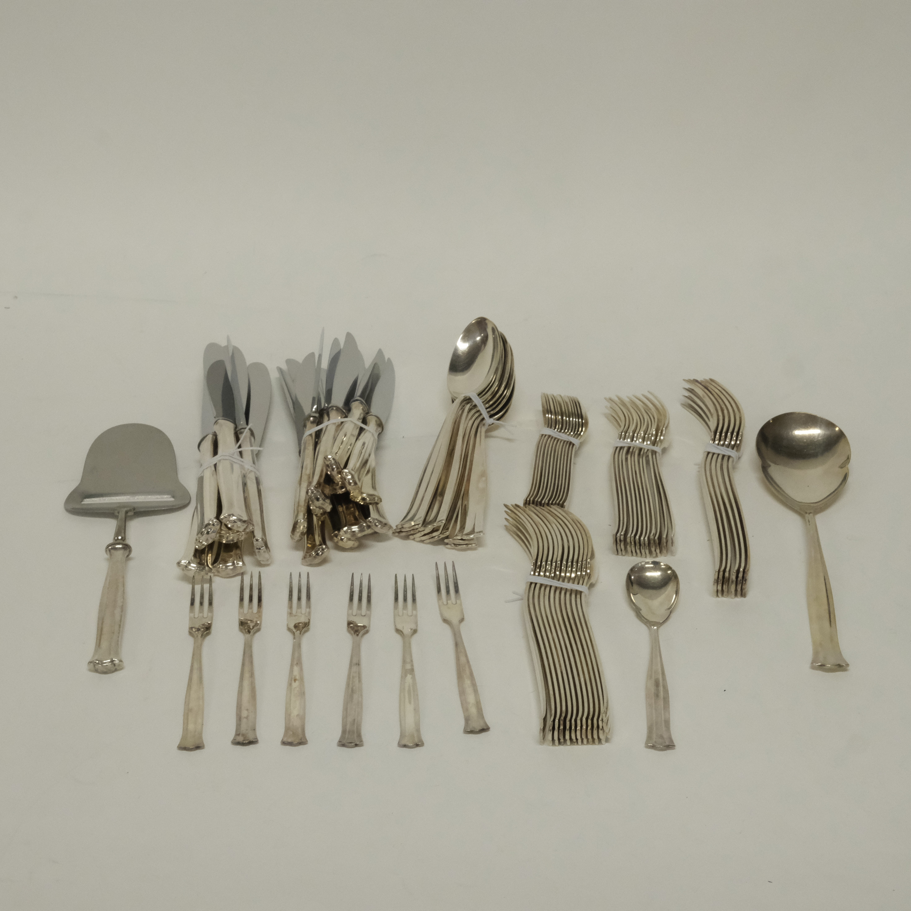BESTICKSUPPSÄTTNING, "BIRGITTA", NYSILVER, 78 DELAR.