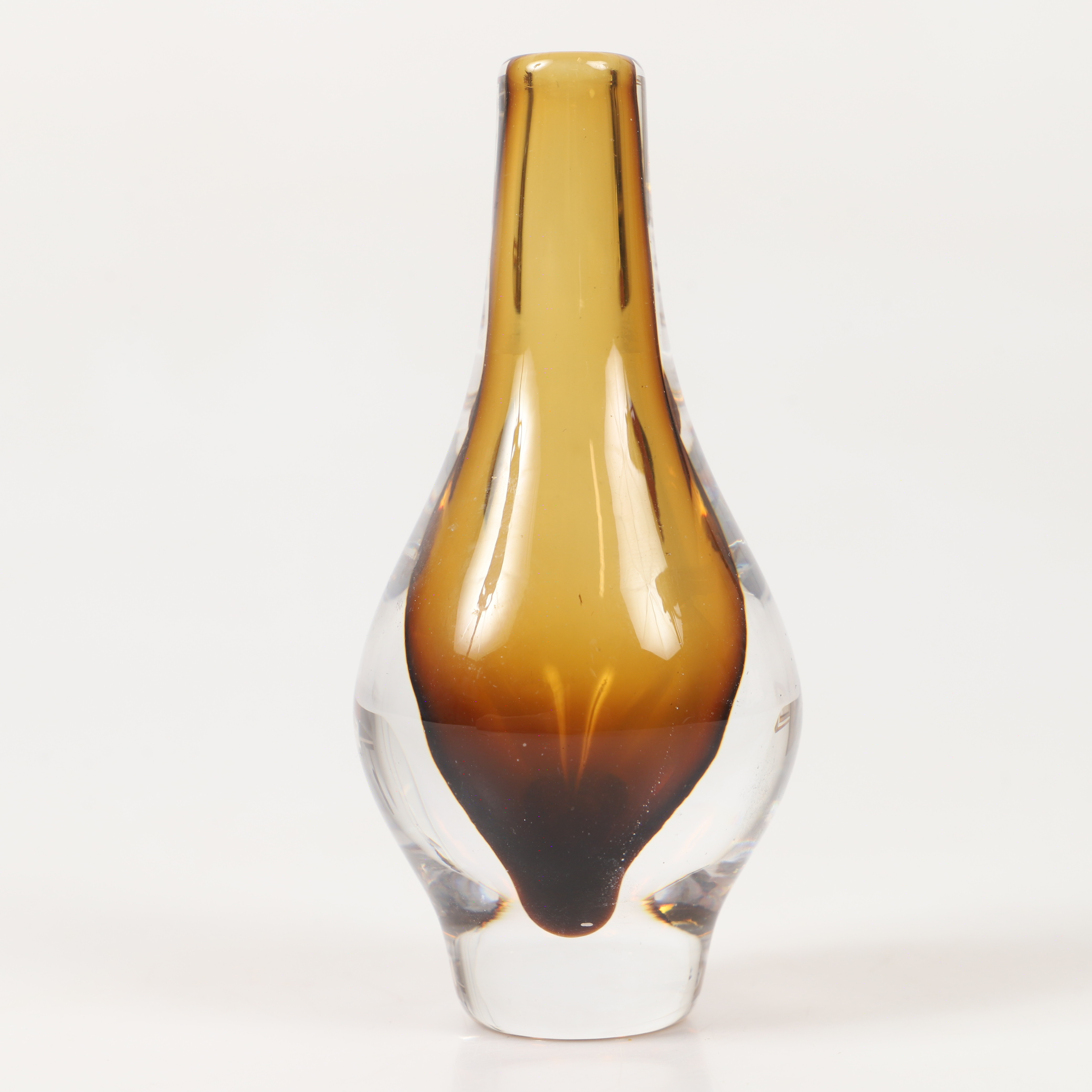 MONA MORALES-SCHILDT. Vas, konstglas, Kosta.