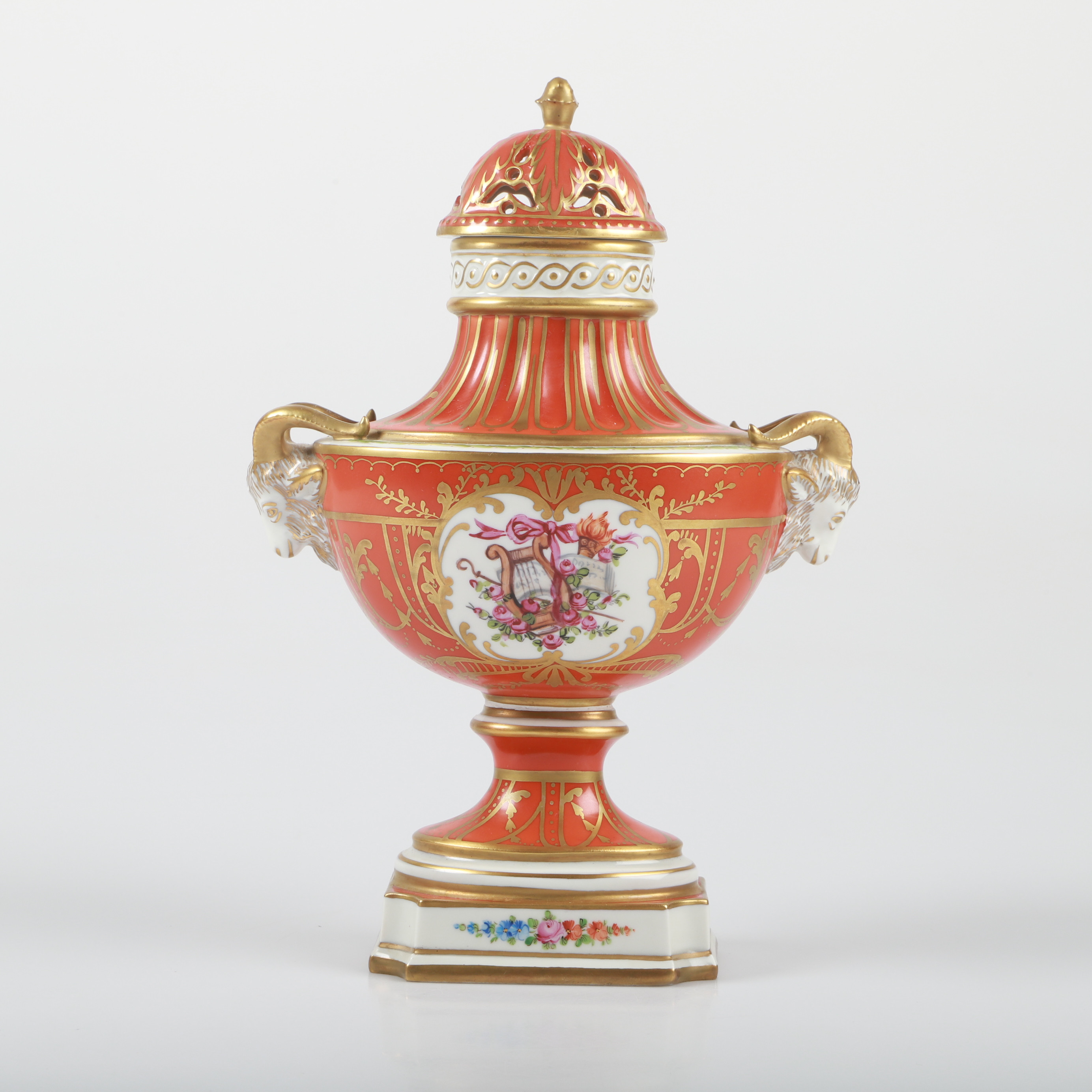 LOCKURNA, porslin, Dresden, Tyskland.