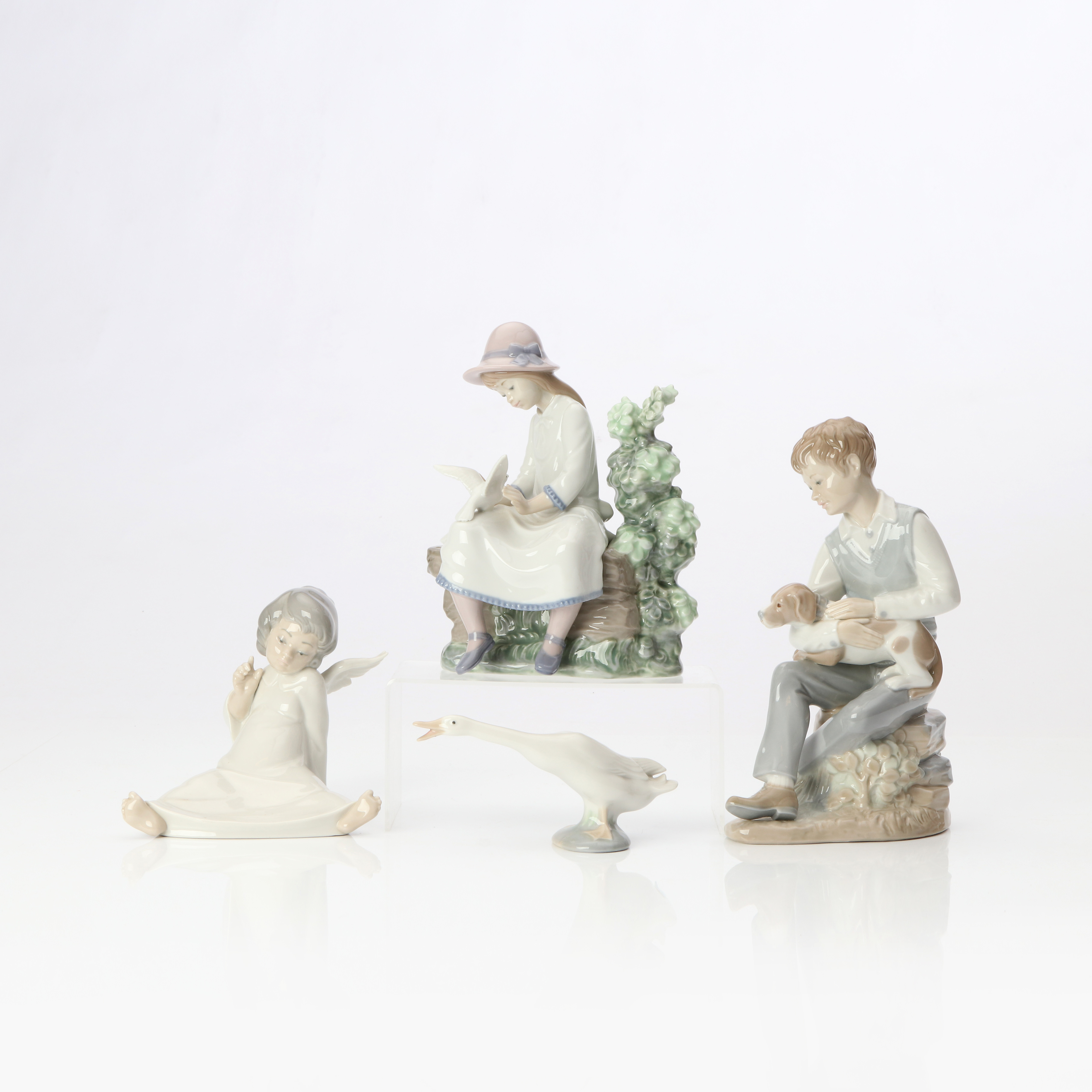 SPANSKA FIGURINER, FYRA ST. Porslin. Bl.a. Lladro.