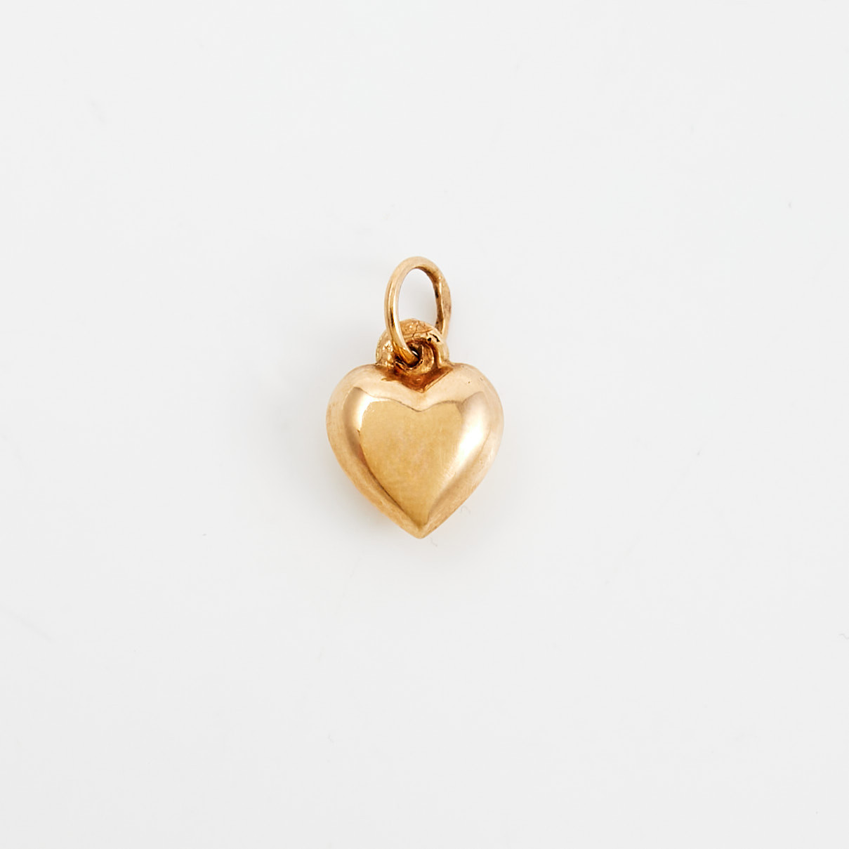 HÄNGE, 18 k guld, i form av hjärta.