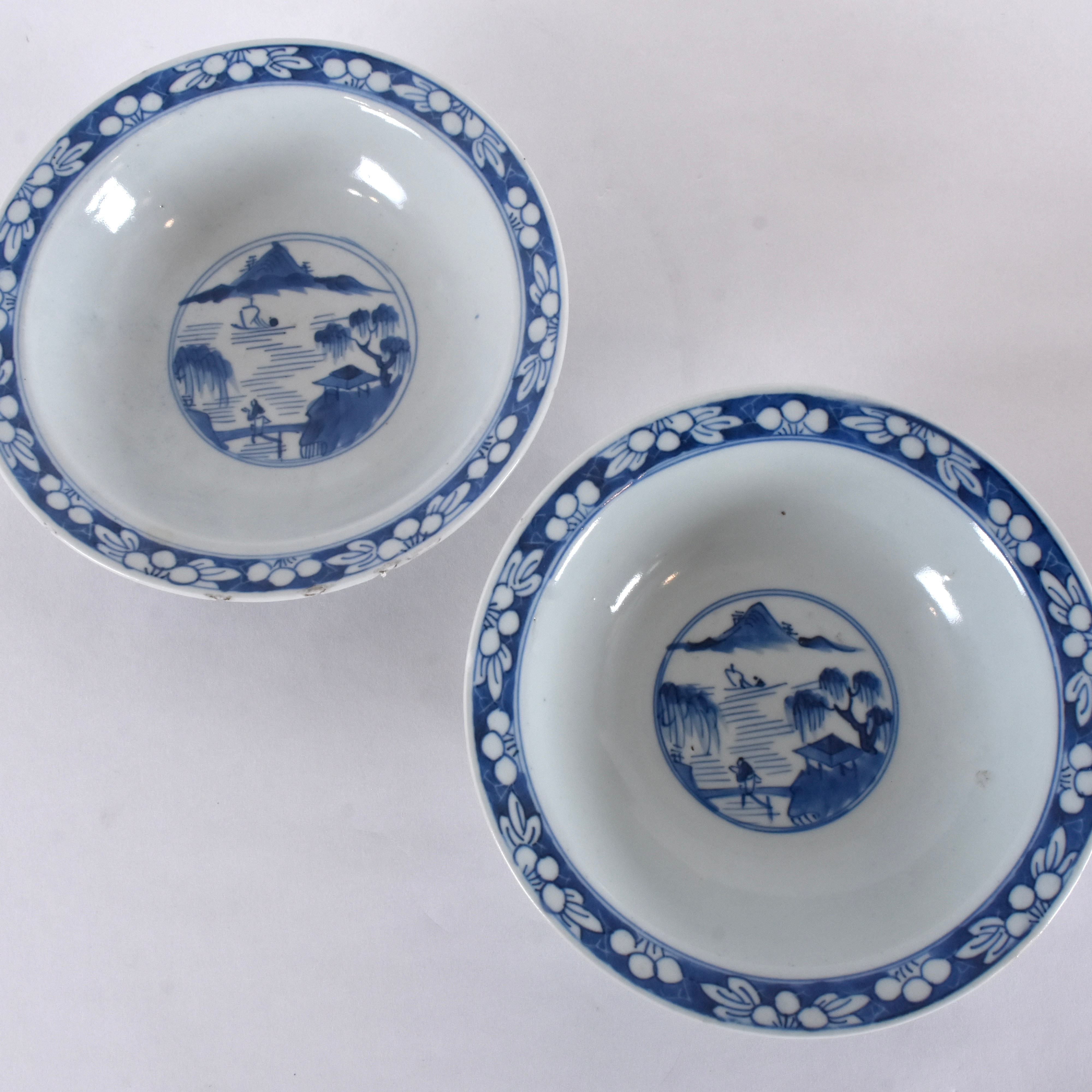 SKÅLAR, 1 par, porslin, Kangxistil, Kina, 1900-tal.