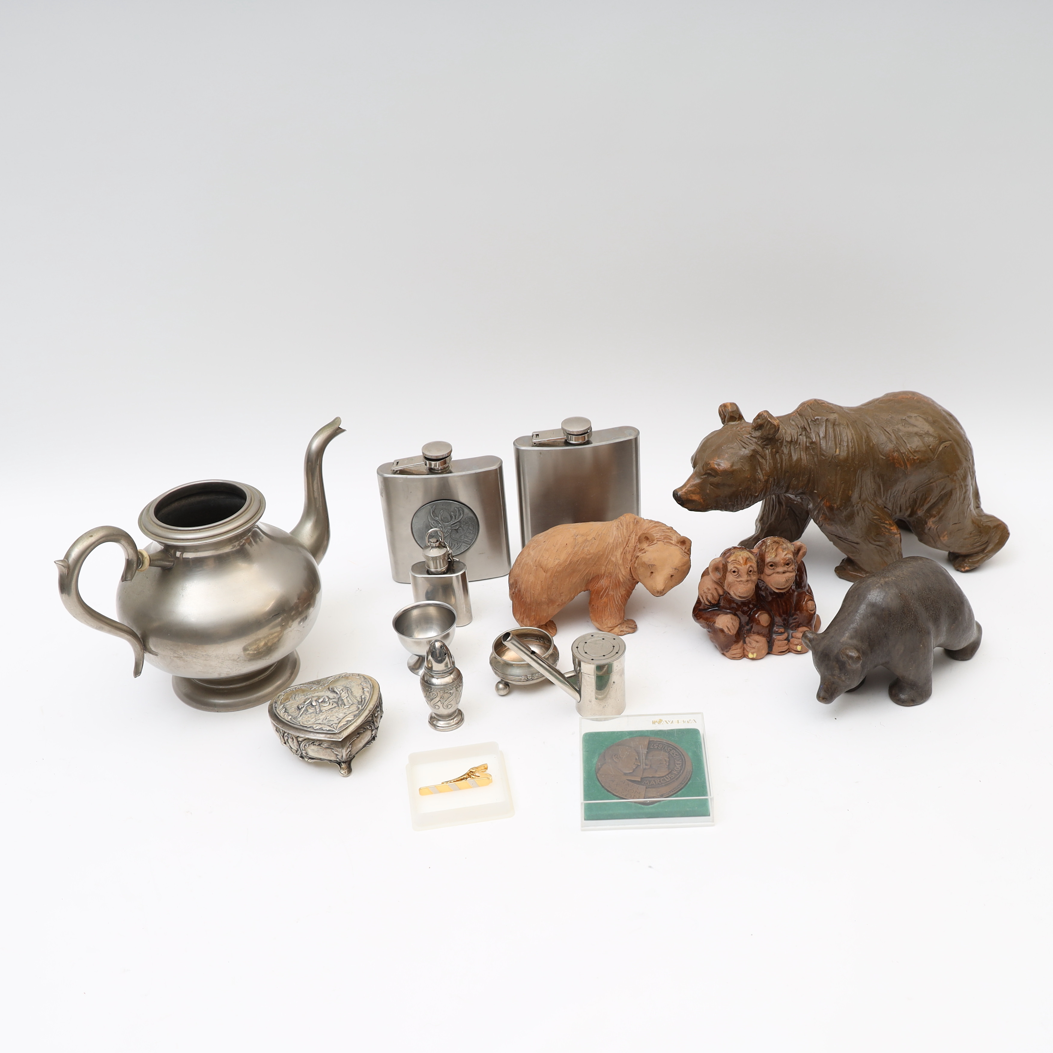 DIVERSE, pluntor, djurfigurer i stengods, lockaskar.