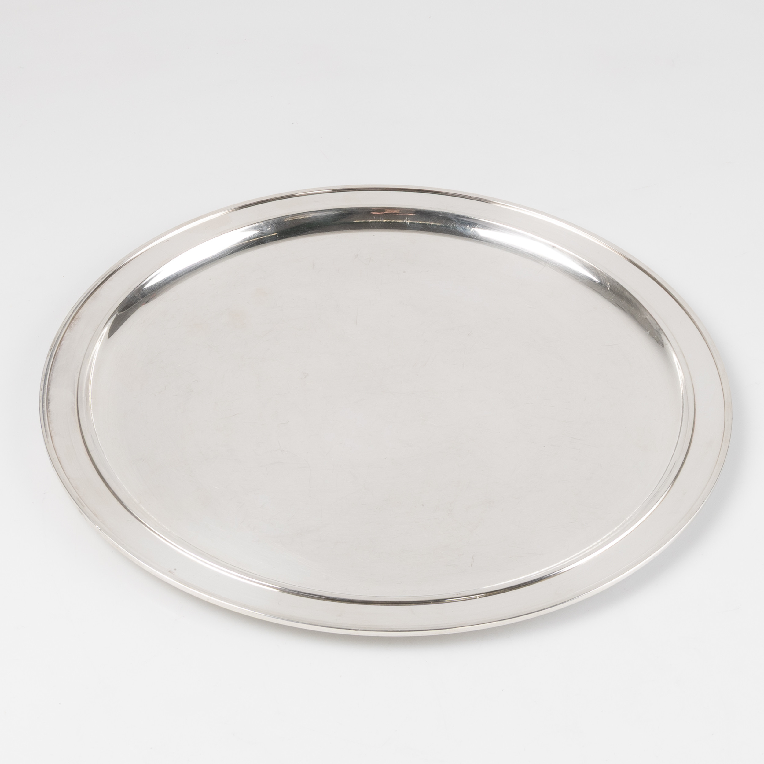 SIGVARD BERNADOTTE för Georg Jensen, Bricka i sterlingsilver, modell 849, 975 gram.