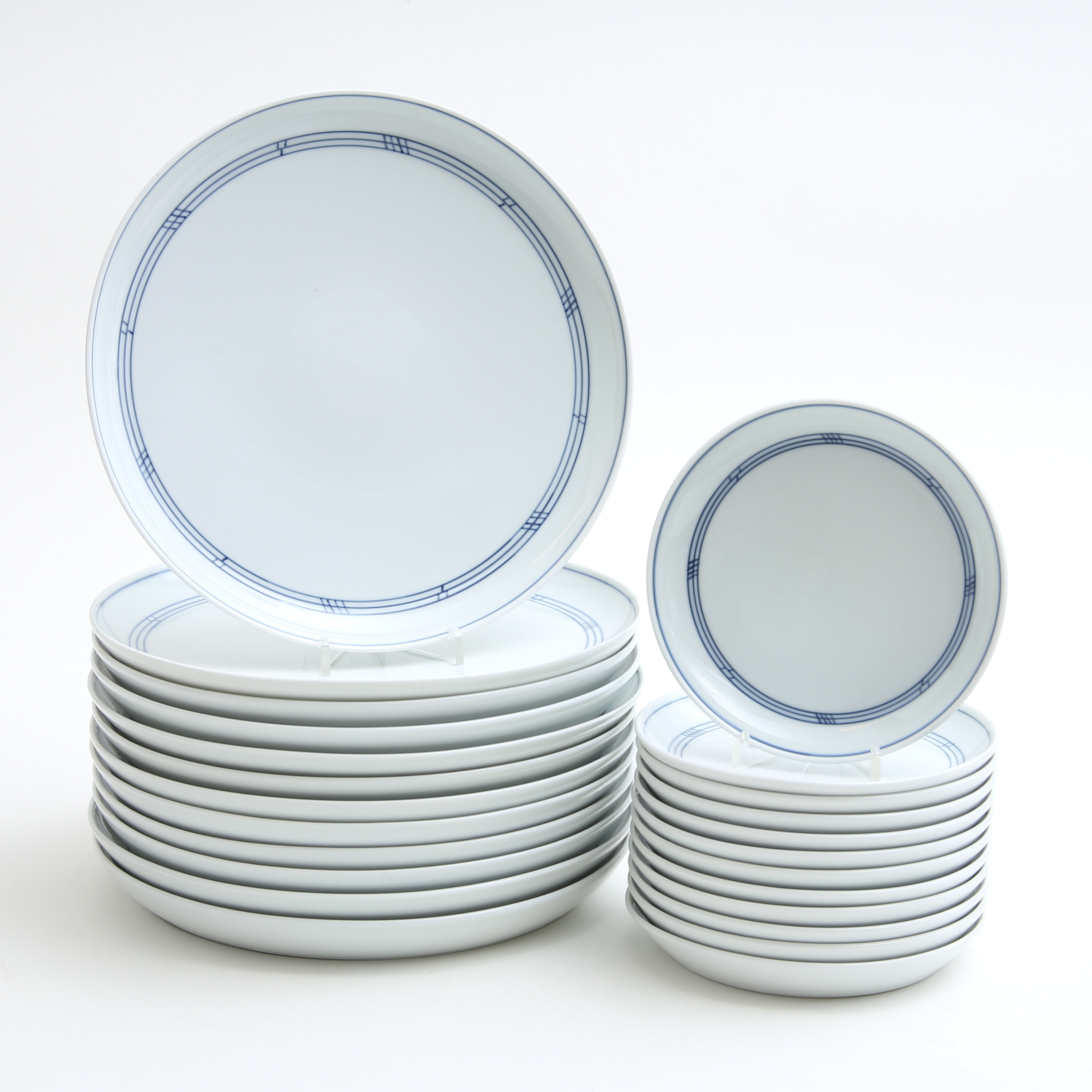 TALLRIKAR samt ASSIETTER, 24 delar, "Delfi", porslin, Bing & Gröndahl.