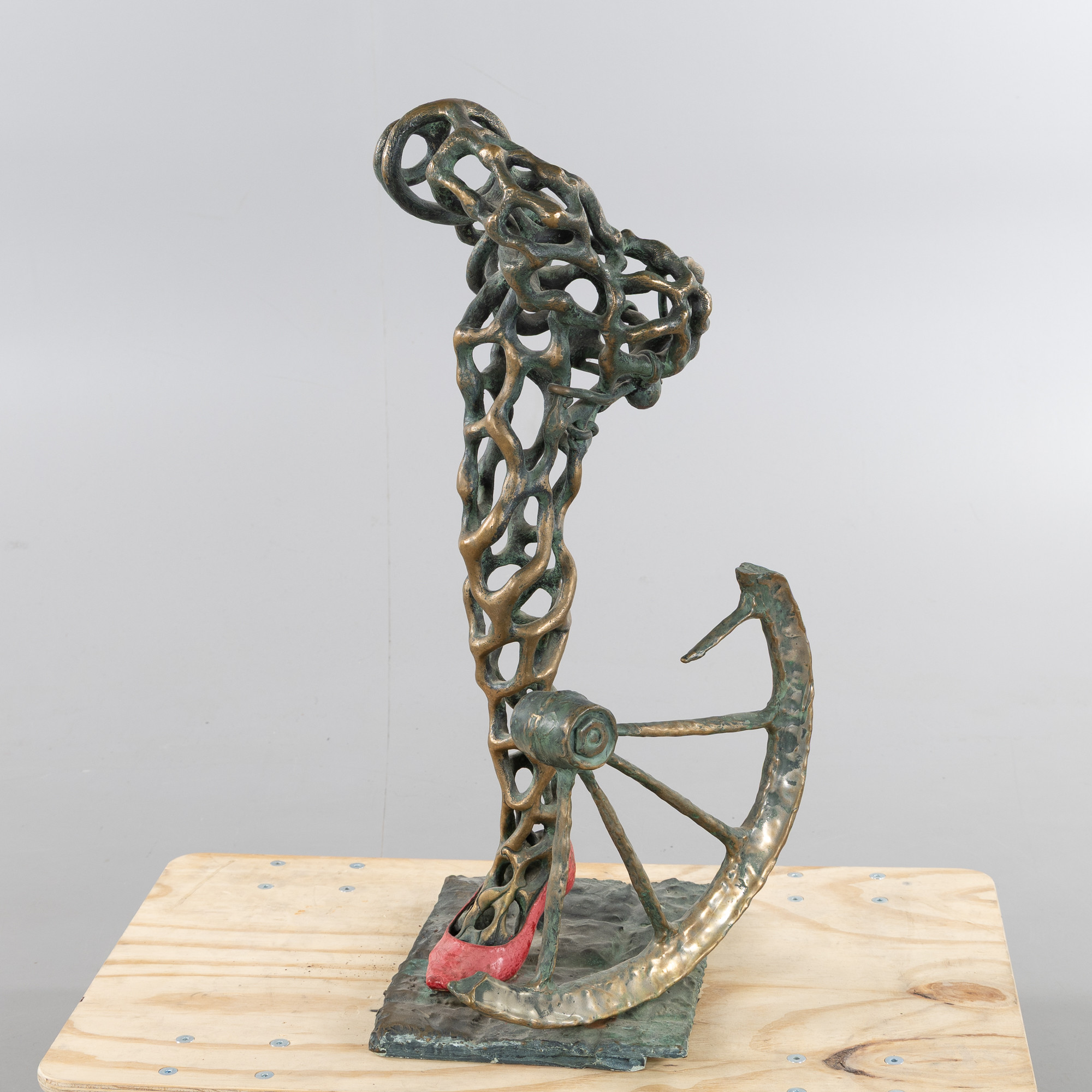 WILLIAM LEWIS. Skulptur, brons, föreställande Molly Malone.