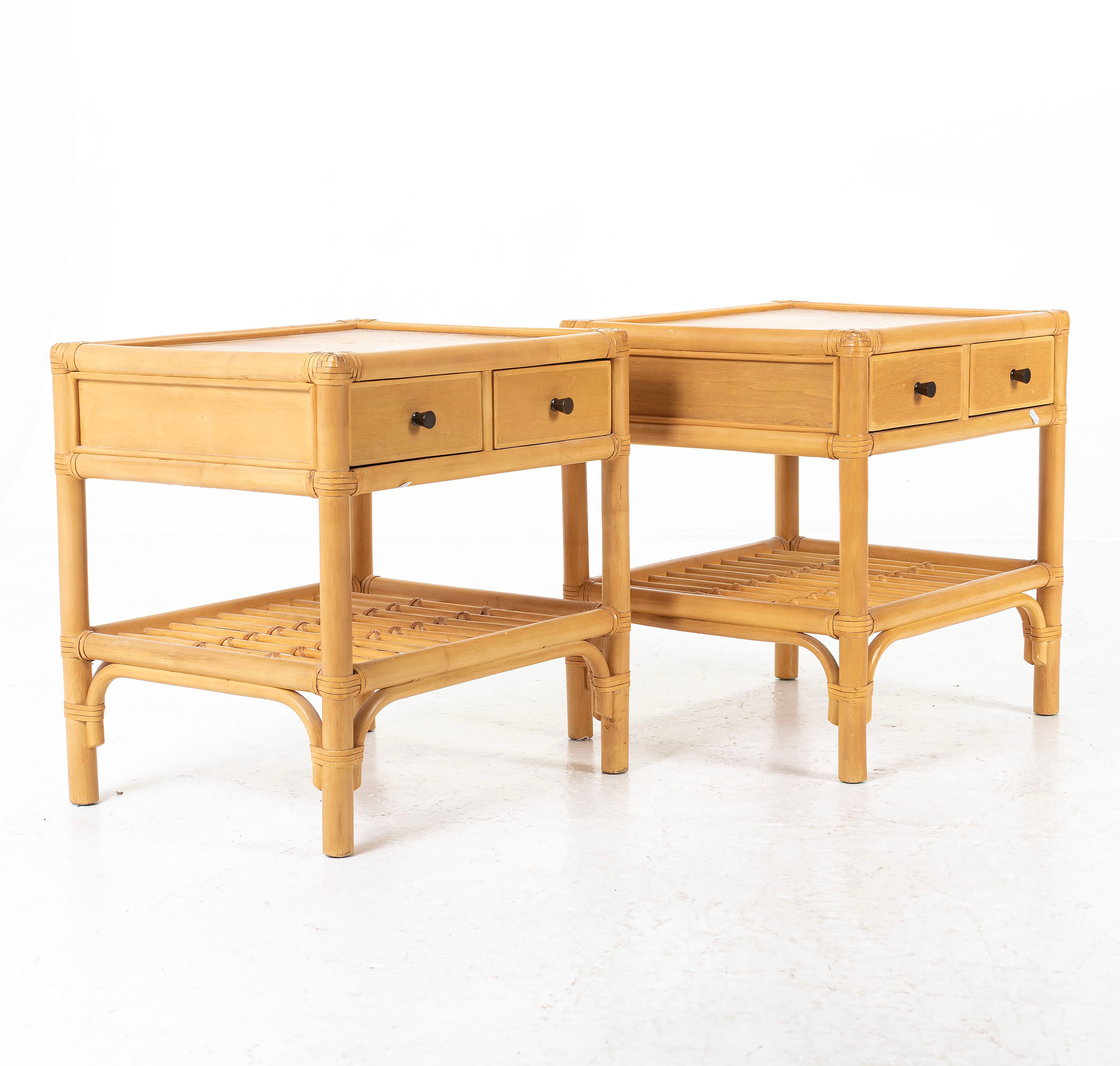 SÄNGBORD, ett par, bambu/ek.