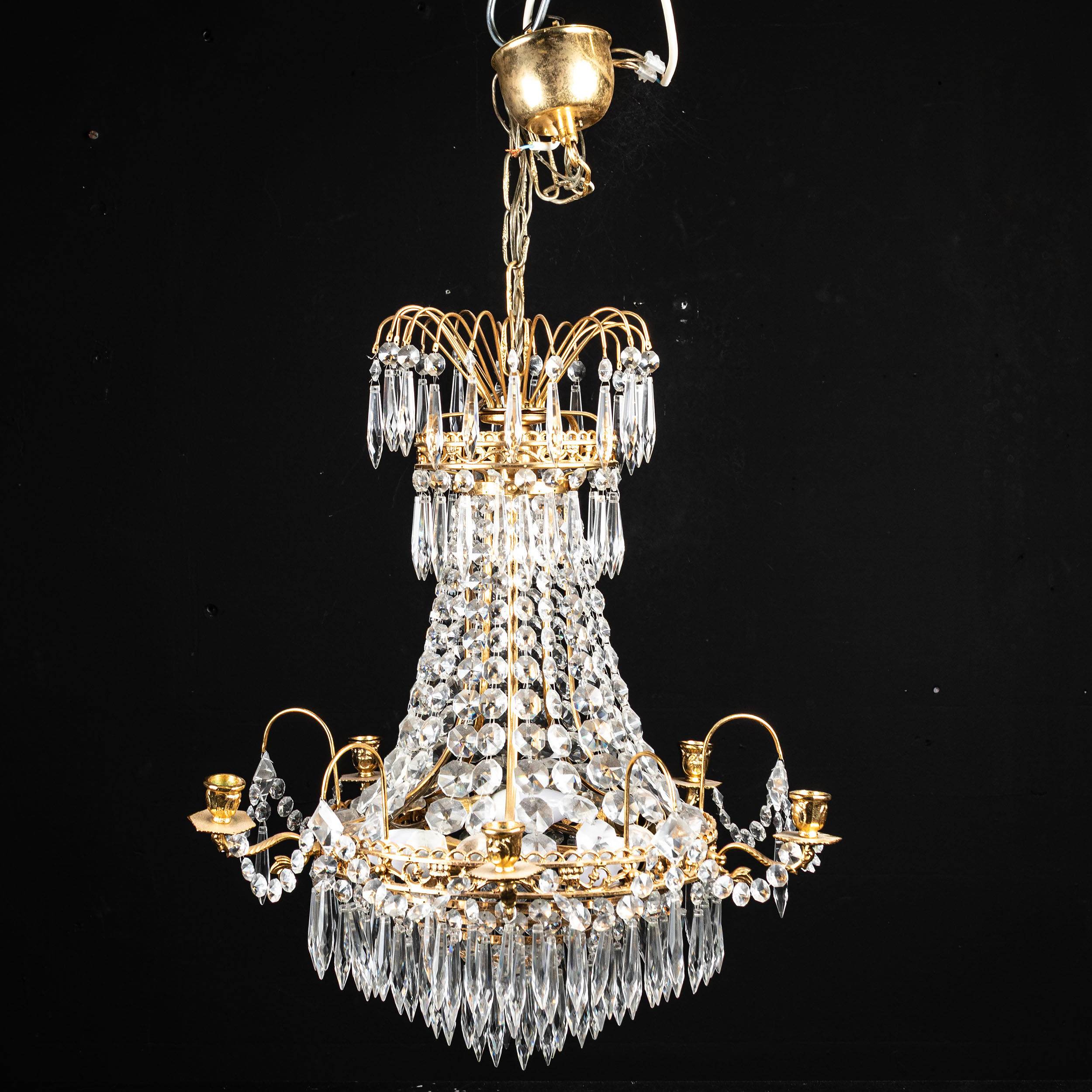 LJUSKRONA, gulmetall och prismor, 1900 - talets andra hälft.