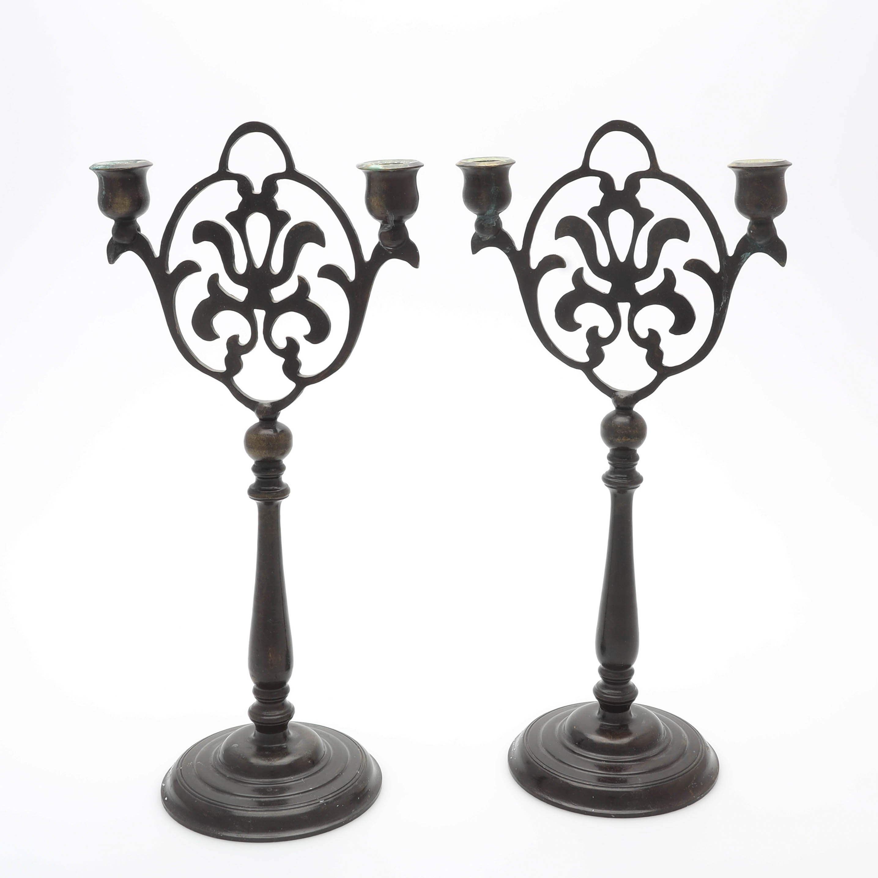 LJUSSTAKAR, ett par, patinerad metall, jugend, 1900-talets första del.