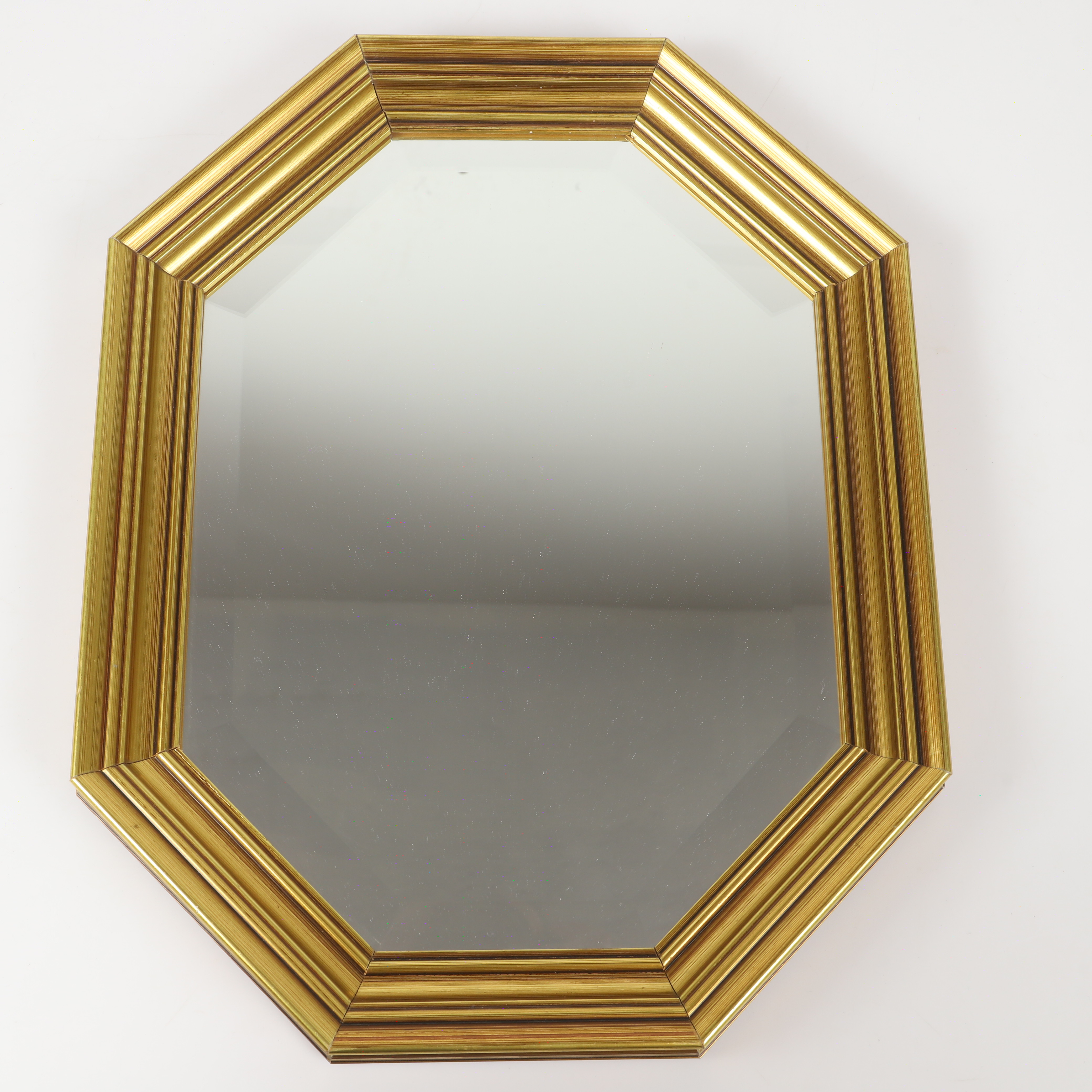 SPEGEL, fasettslipat glas i förgylld ram, 2000-tal.