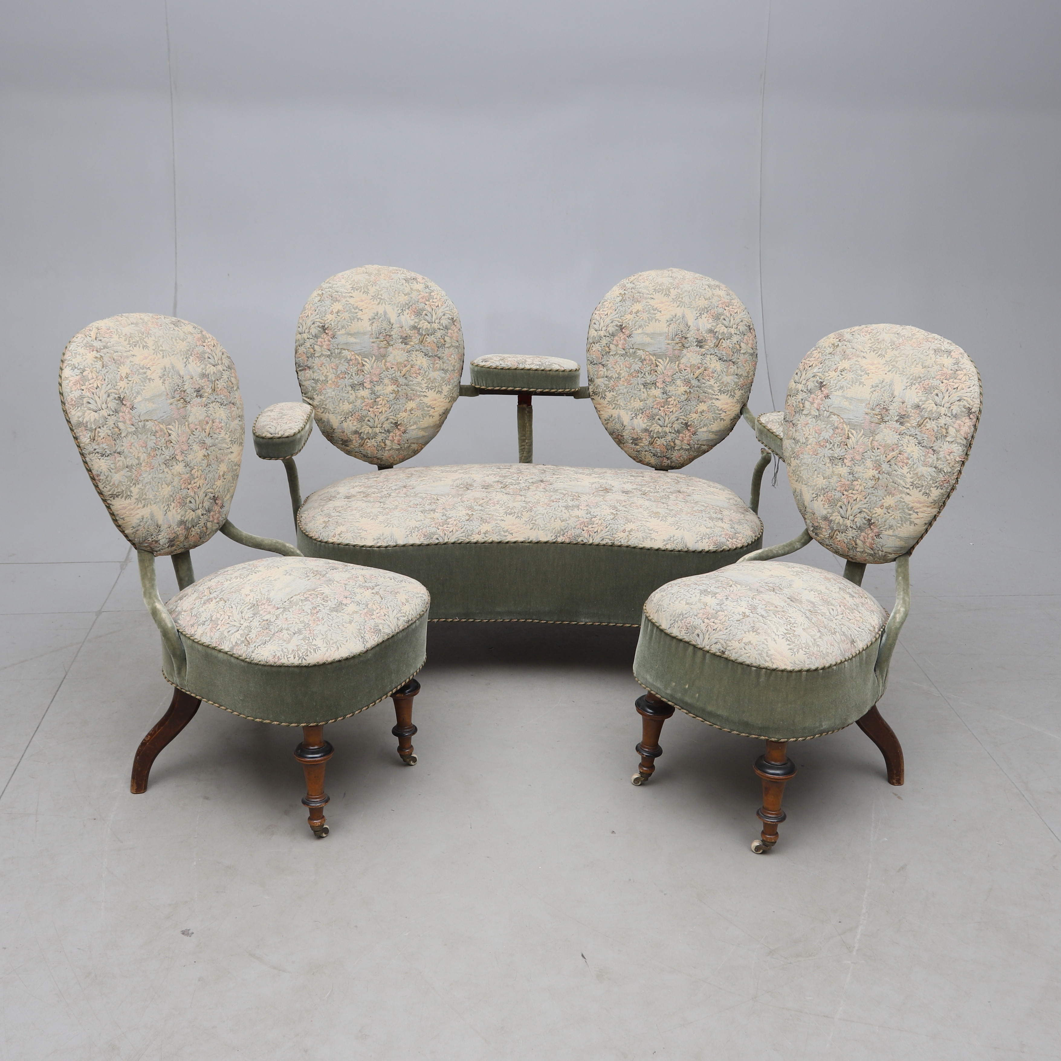 SALONGSGRUPP, 3 delar, 1860-/90-tal.