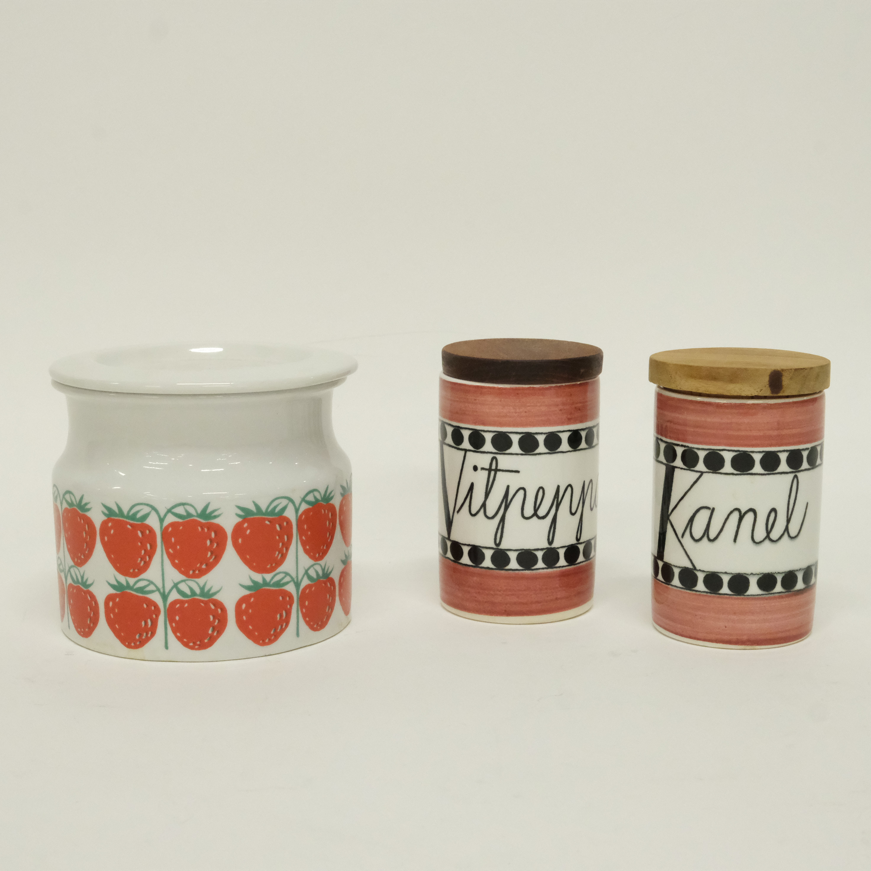 RÖRSTRAND, TVÅ KRYDDBURKAR, "AROM". SAMT ARABIA, SYLTBURK.