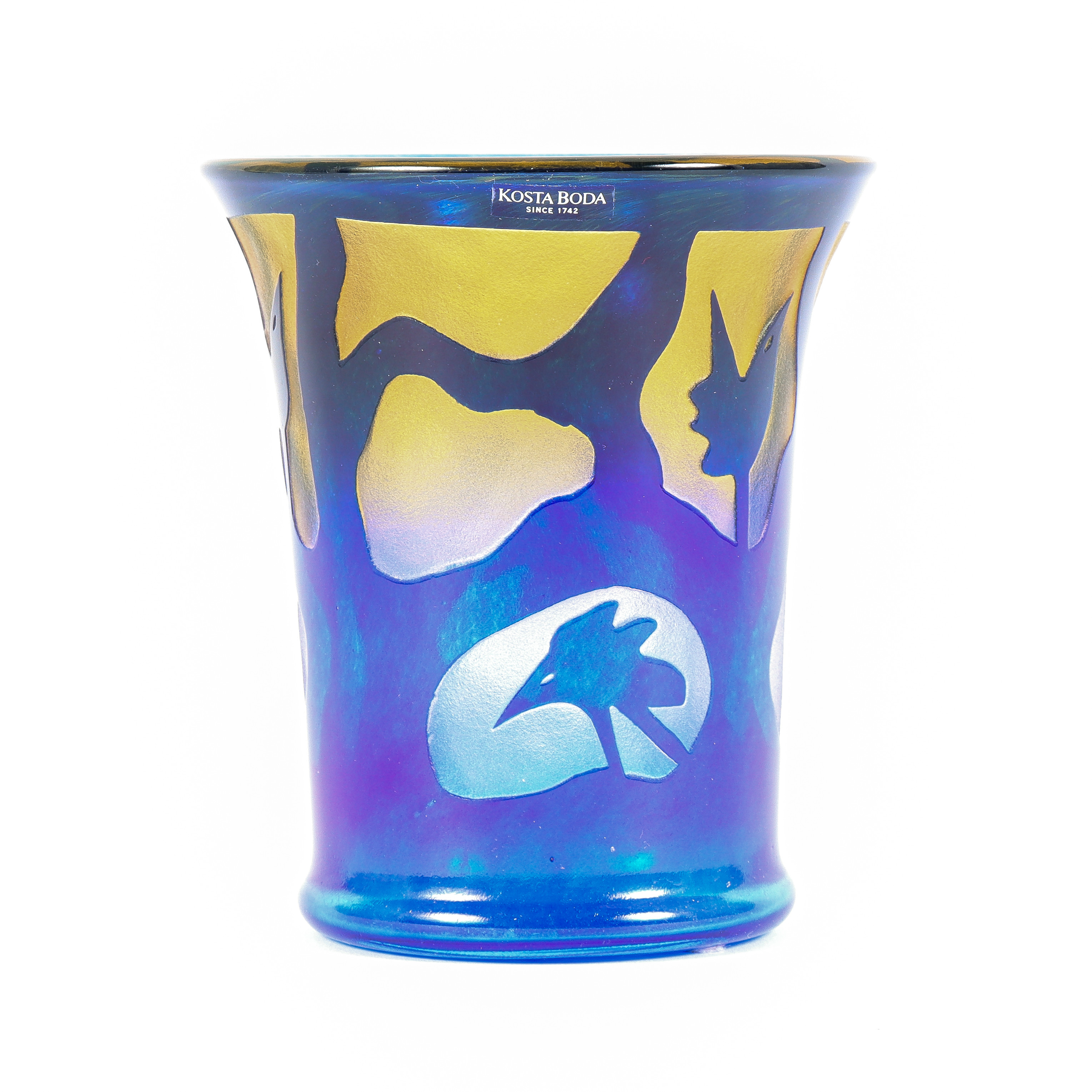 BERTIL VALLIEN. Vas, glas, överfång, med grenar och fåglar, Kosta Boda, Atelier, signerad.