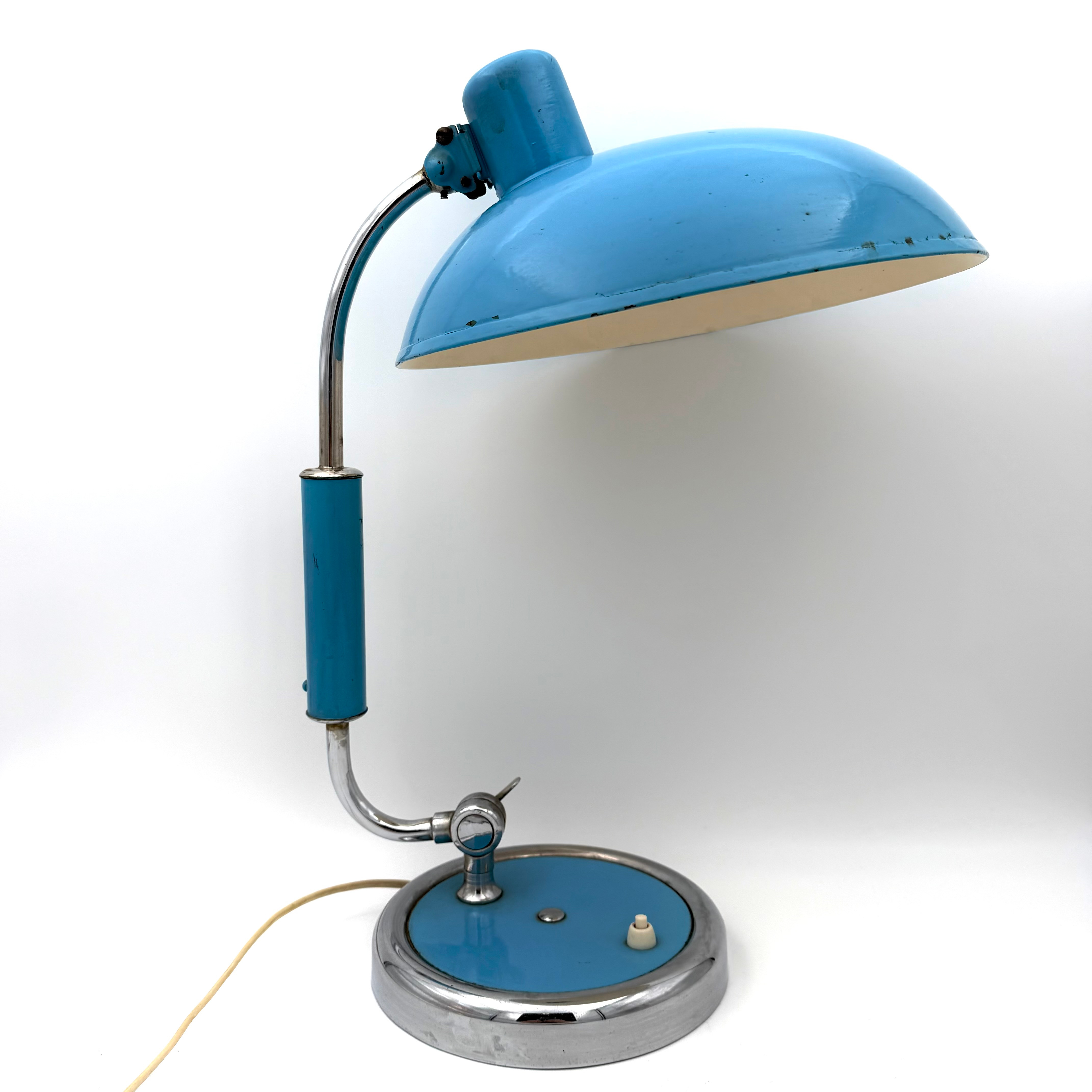 CHRISTIAN DELL (1893-1974). Bordslampa/ skrivbordslampa, modell 6632, design för Kaiser Idell, Tyskland, formgiven 1928.