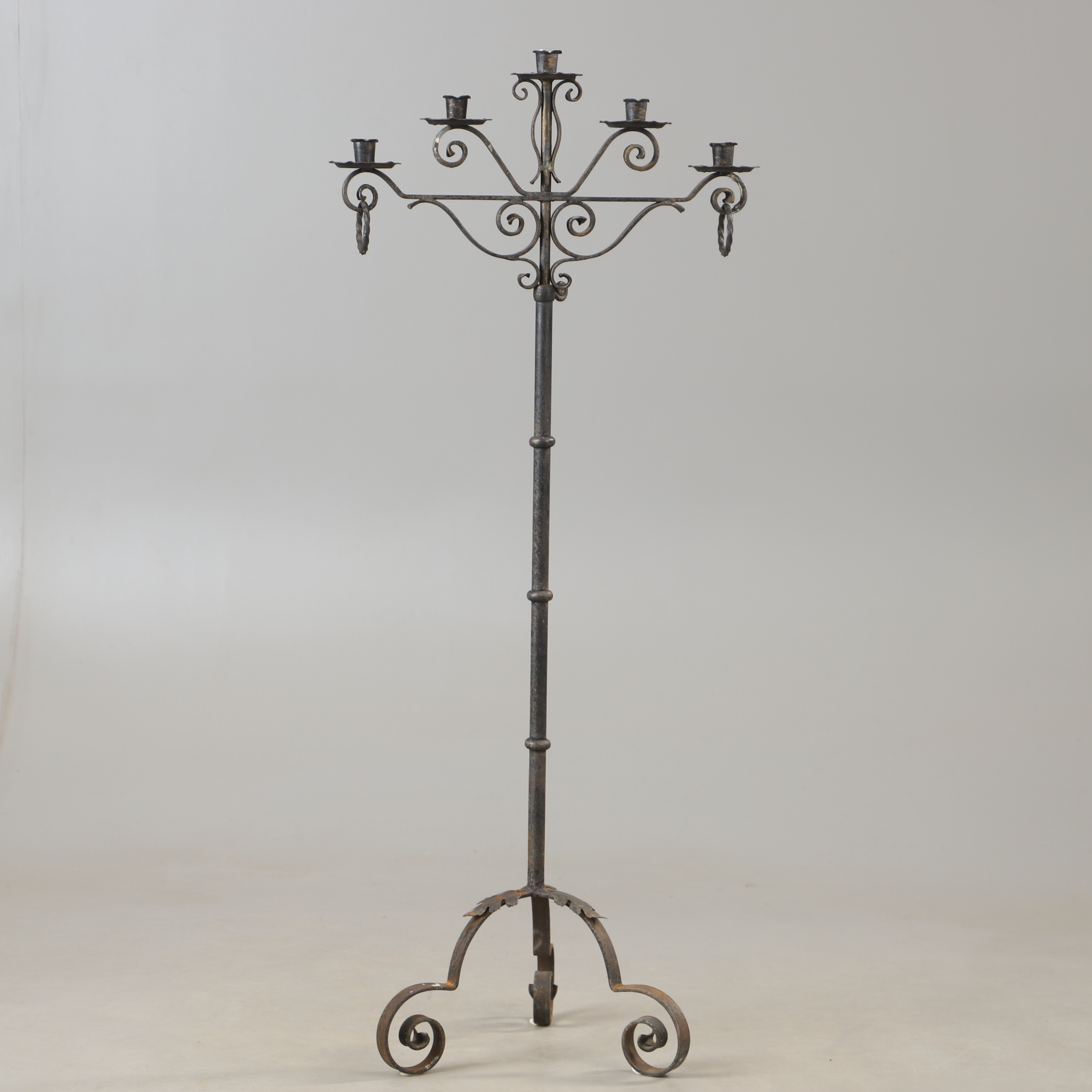 GOLVLJUSSTAKE, smide, 1900-talets andra hälft.