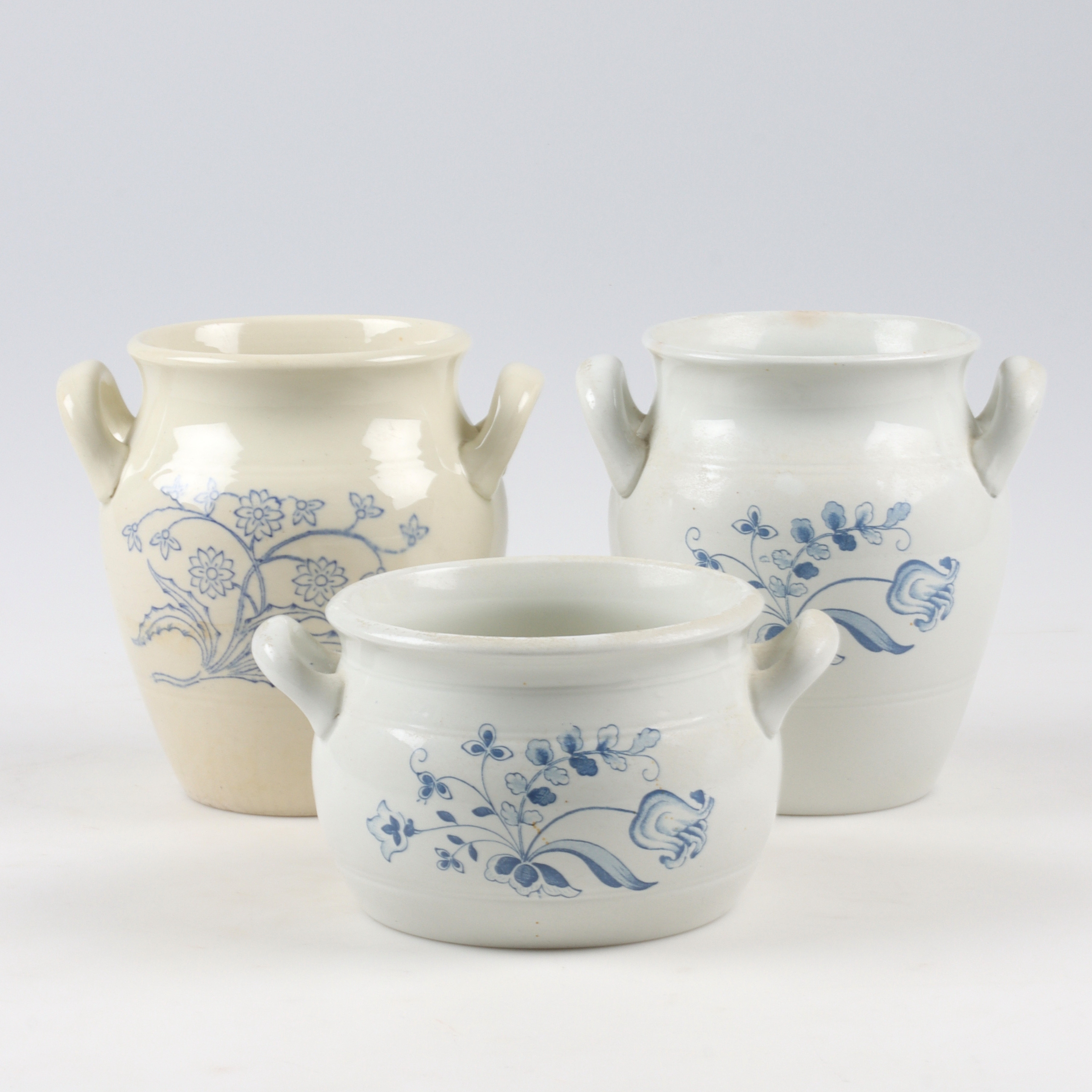 KRUS, 3 st, stengods, Gustavsberg. 1900-tal.