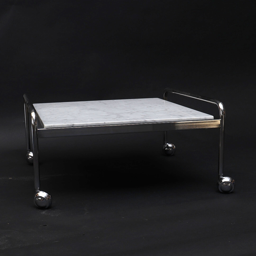 BRUNO MATHSSON. Soffbord, "Karin" 1900-talets andra hälft.