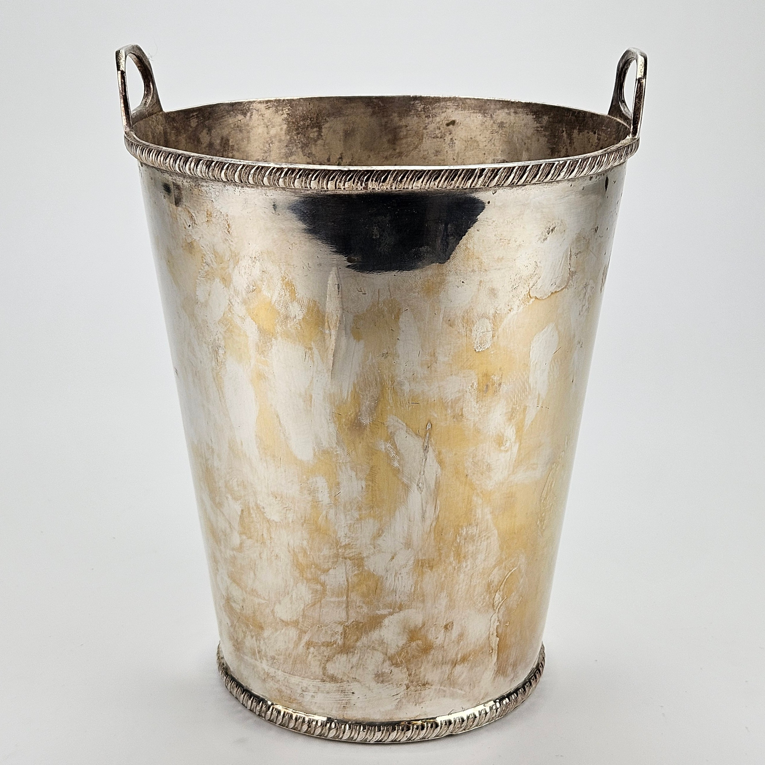 CHAMPAGNEKYLARE, nysilver, SW & S, England.