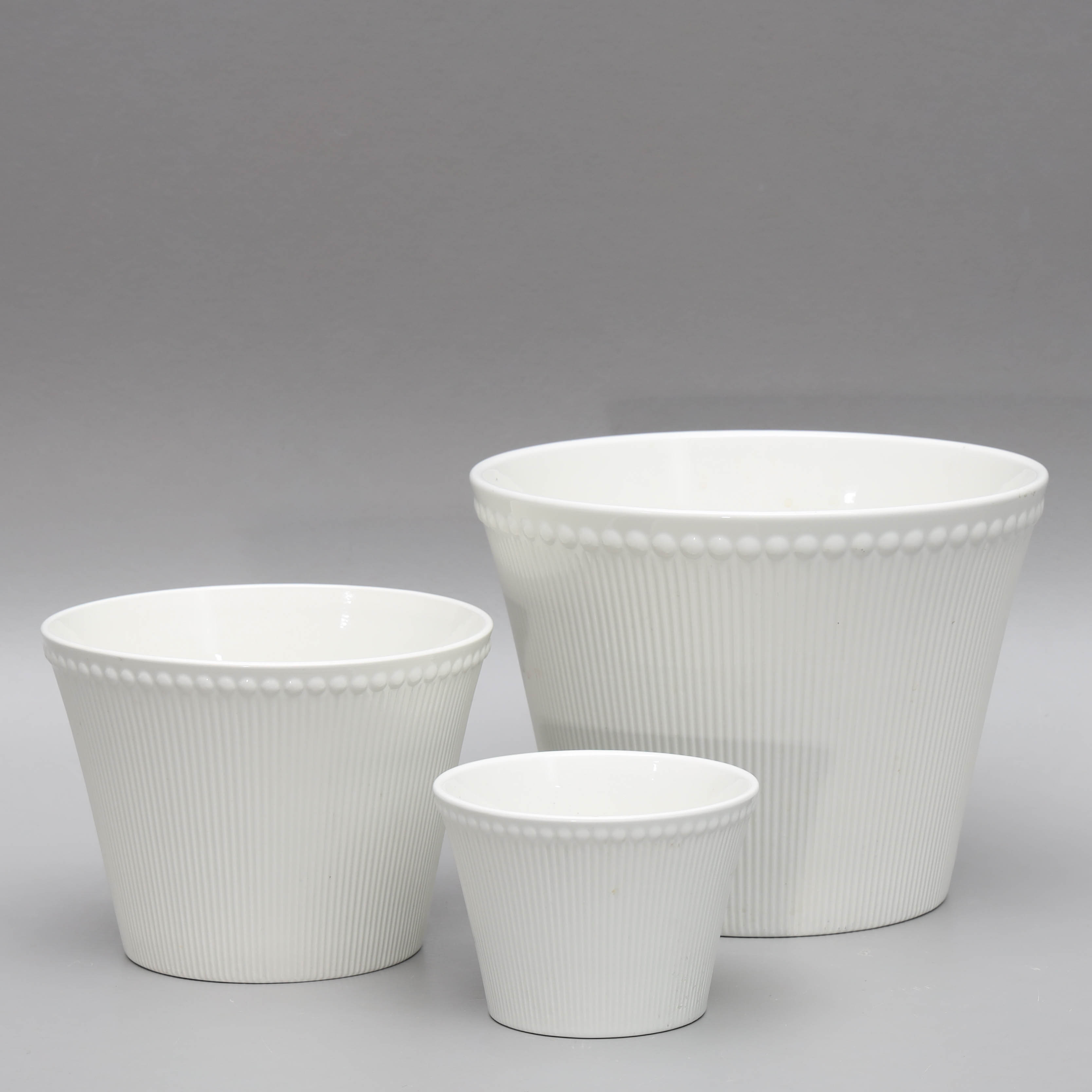 HERTHA BENGTSON. Ytterfoder, 3 st, "Tiara", Rörstrand.