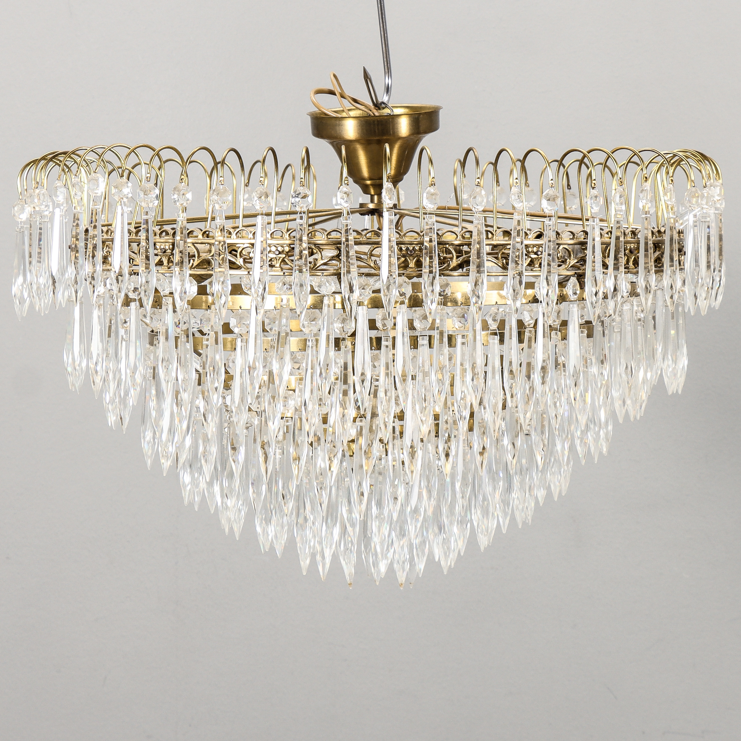 TAKLAMPA med prismor.