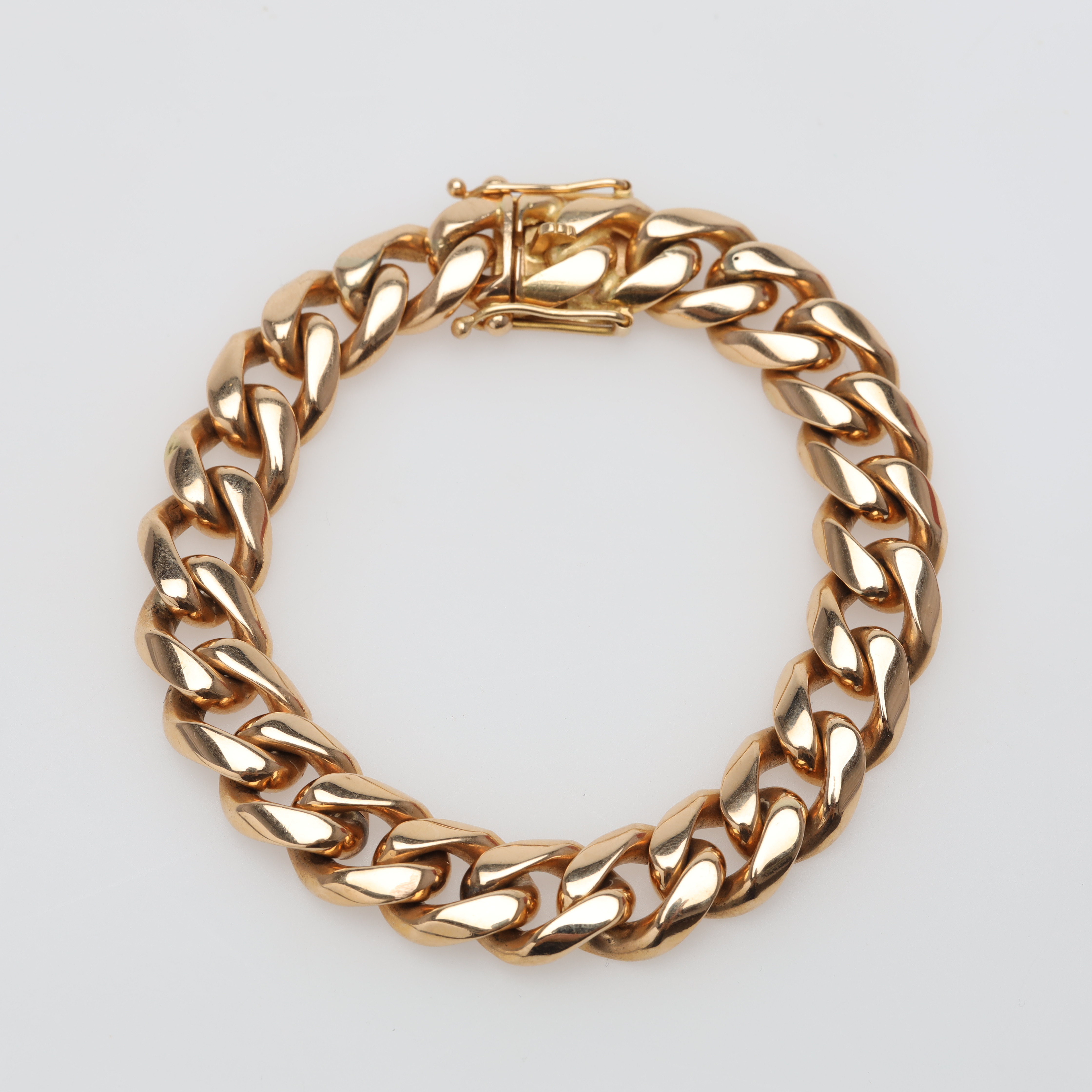ARMBAND Pansar 18K guld vikt ca 73,1 gram.