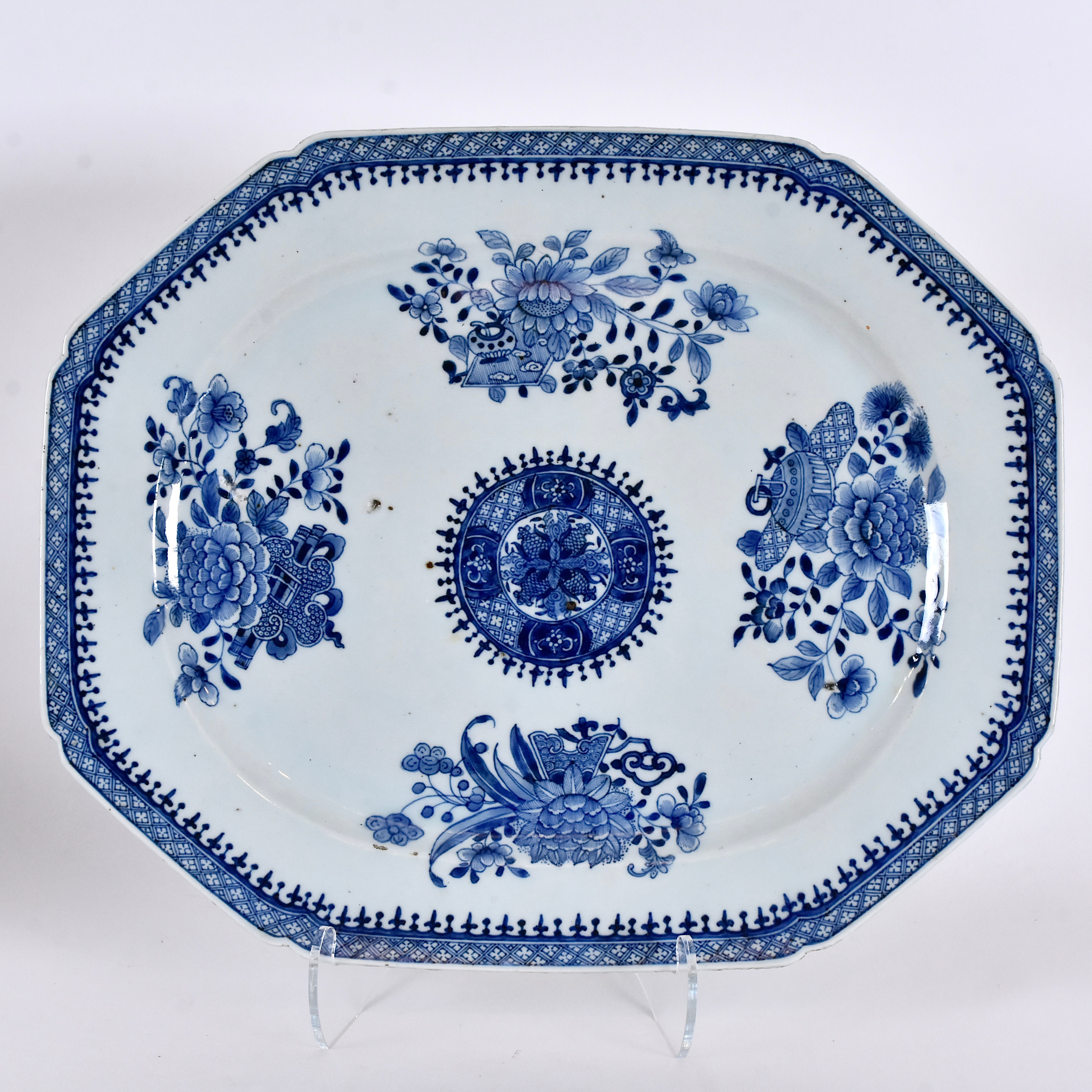 STEKFAT, porslin, Kina, Qianlong (1736-95).