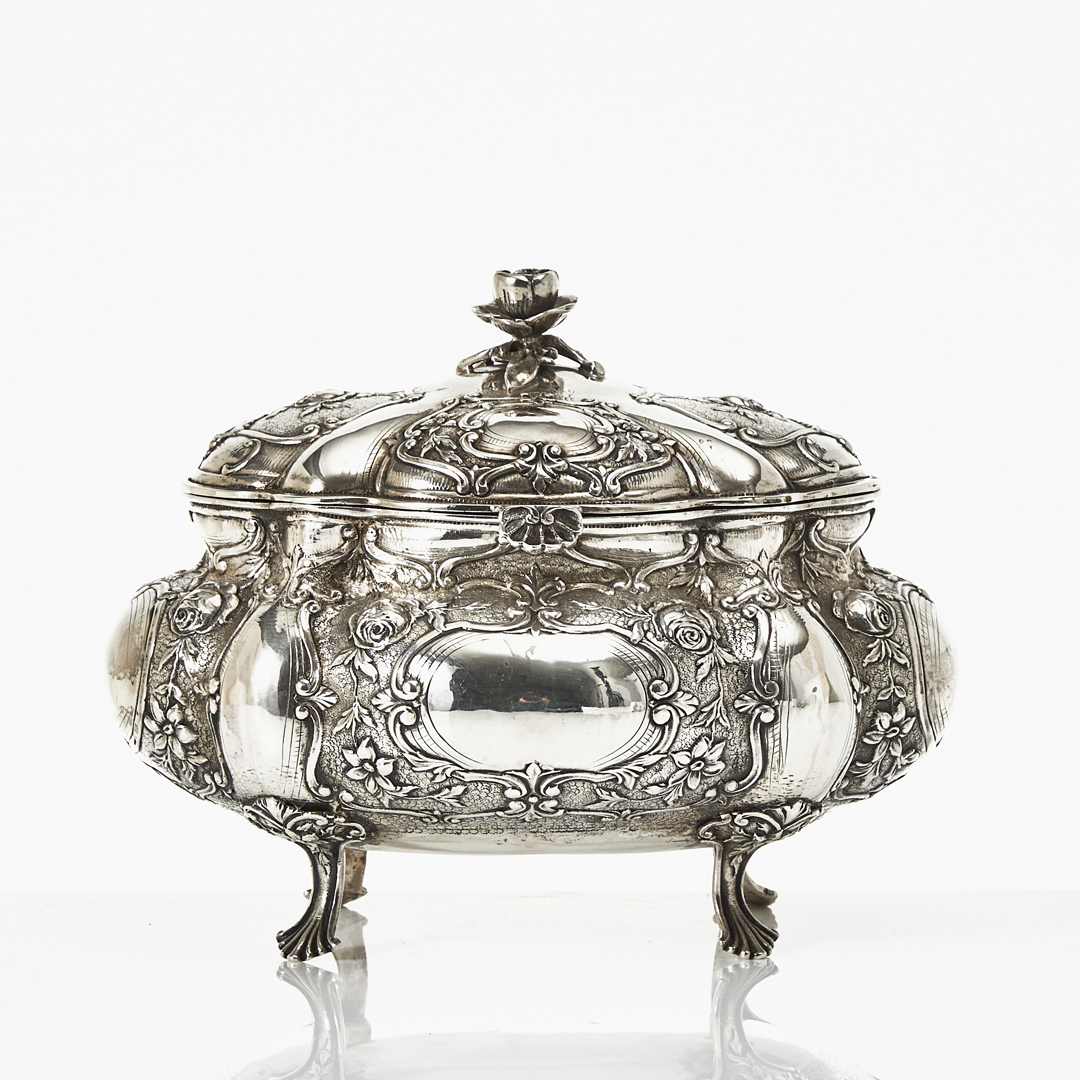 SOCKERSKRIN, silver, rokokostil, svenska importstämplar, invändigt förgyllt, datering 1942.